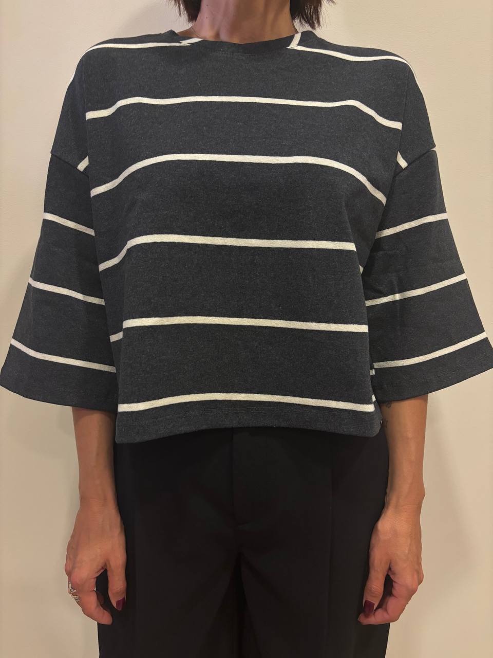 SUSY MIX - T-shirt a scatolina a mezza manica in misto cotone a righe color grigio