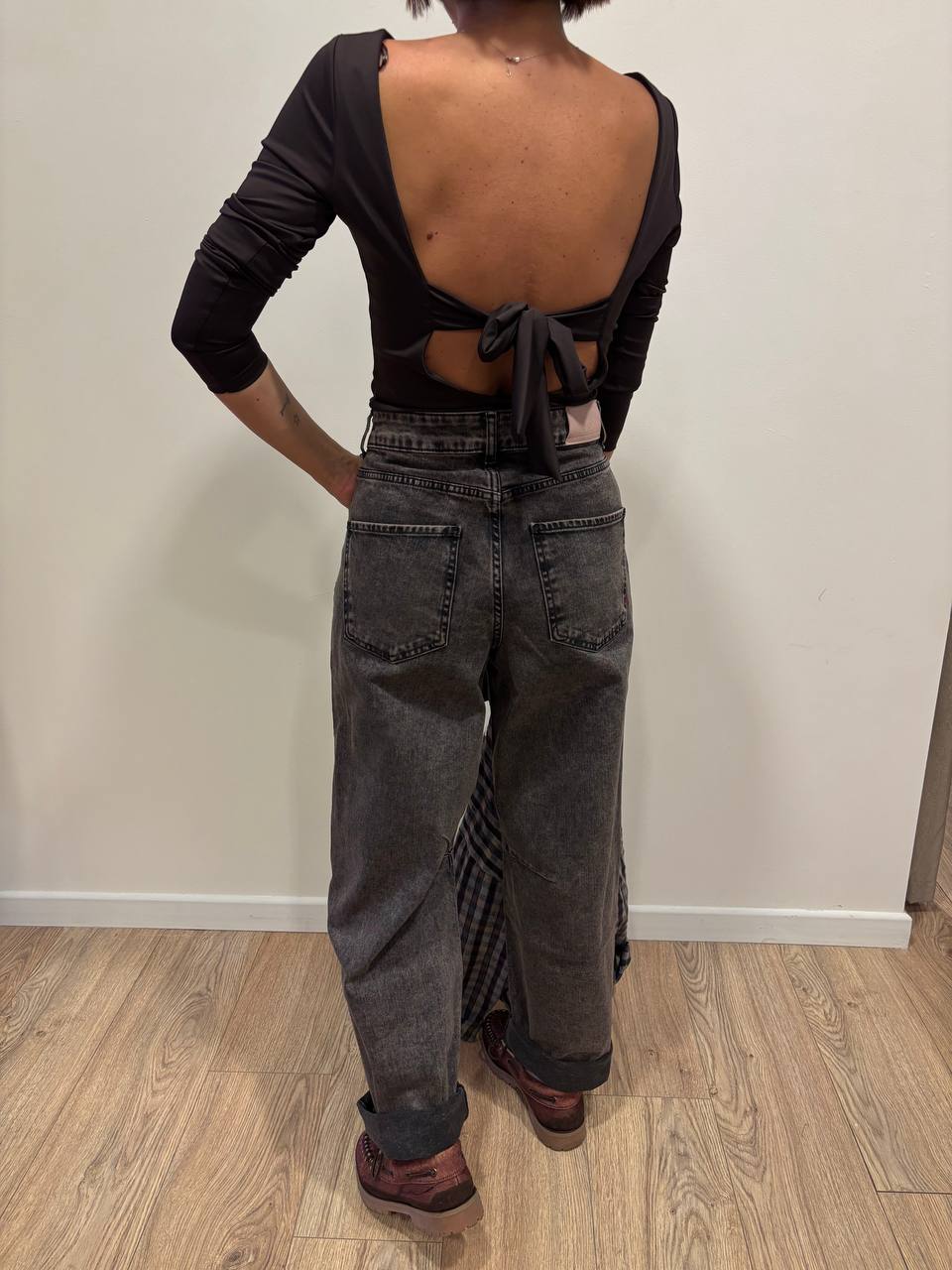 MEME ROAD - Jeans barrel fit a vita alta color black rose marmorizzato