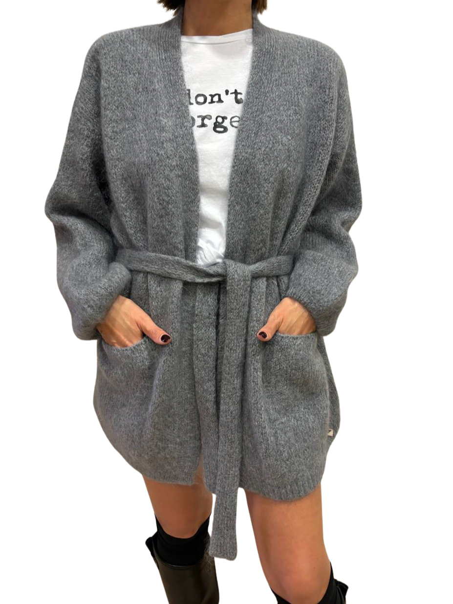 MEME ROAD - Cardigan grigio aperto con tasche e cintura