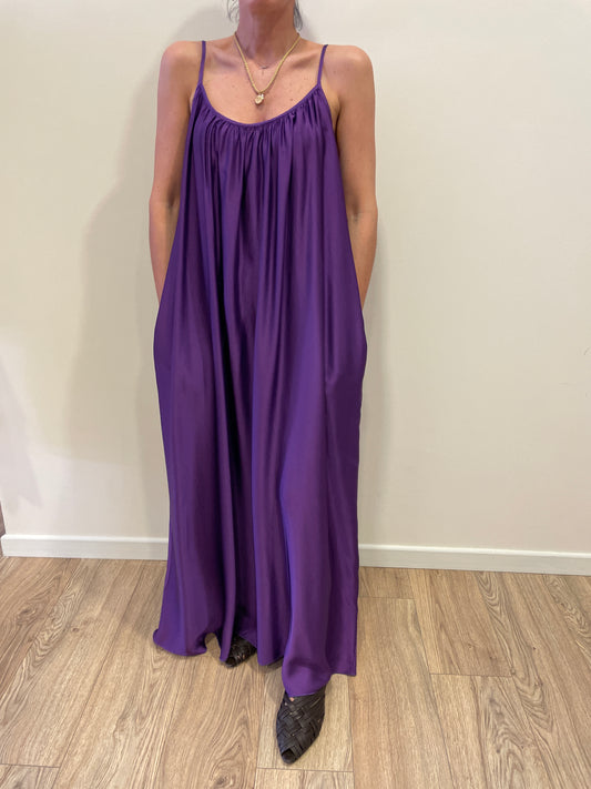 SUSY MIX - Abito lungo 100% viscosa con spalline sottili regolabili color viola