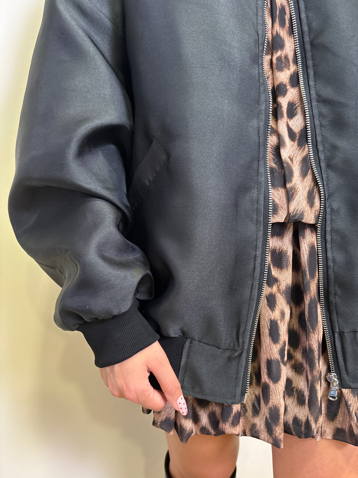 SUSY MIX - Bomber over traforato animalier color nero