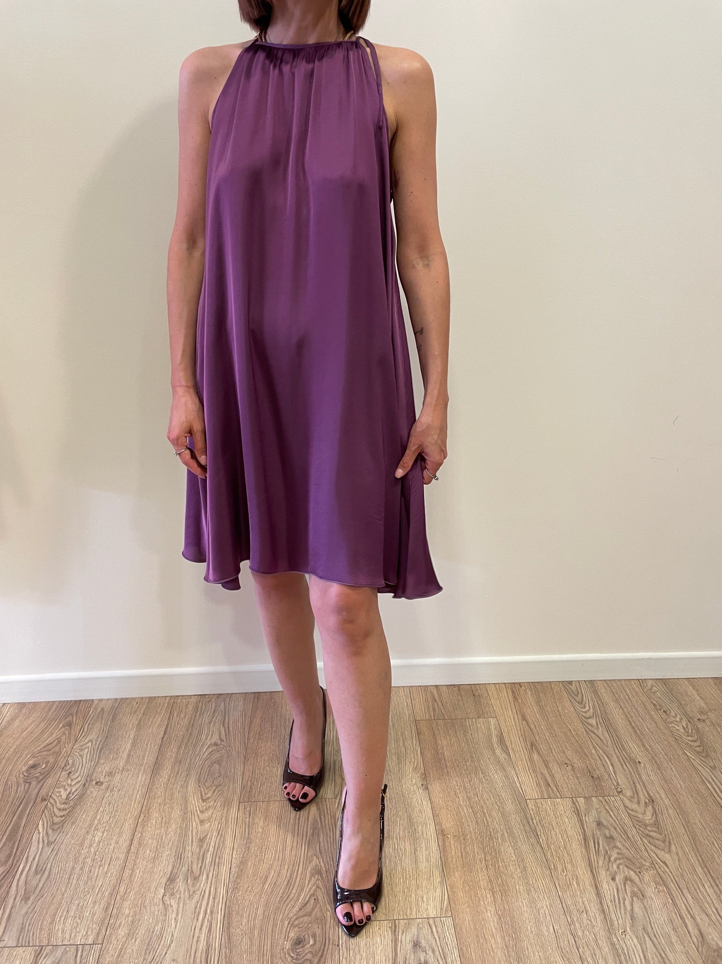 VICOLO - Abito corto in viscosa con coulisse sul retro color viola