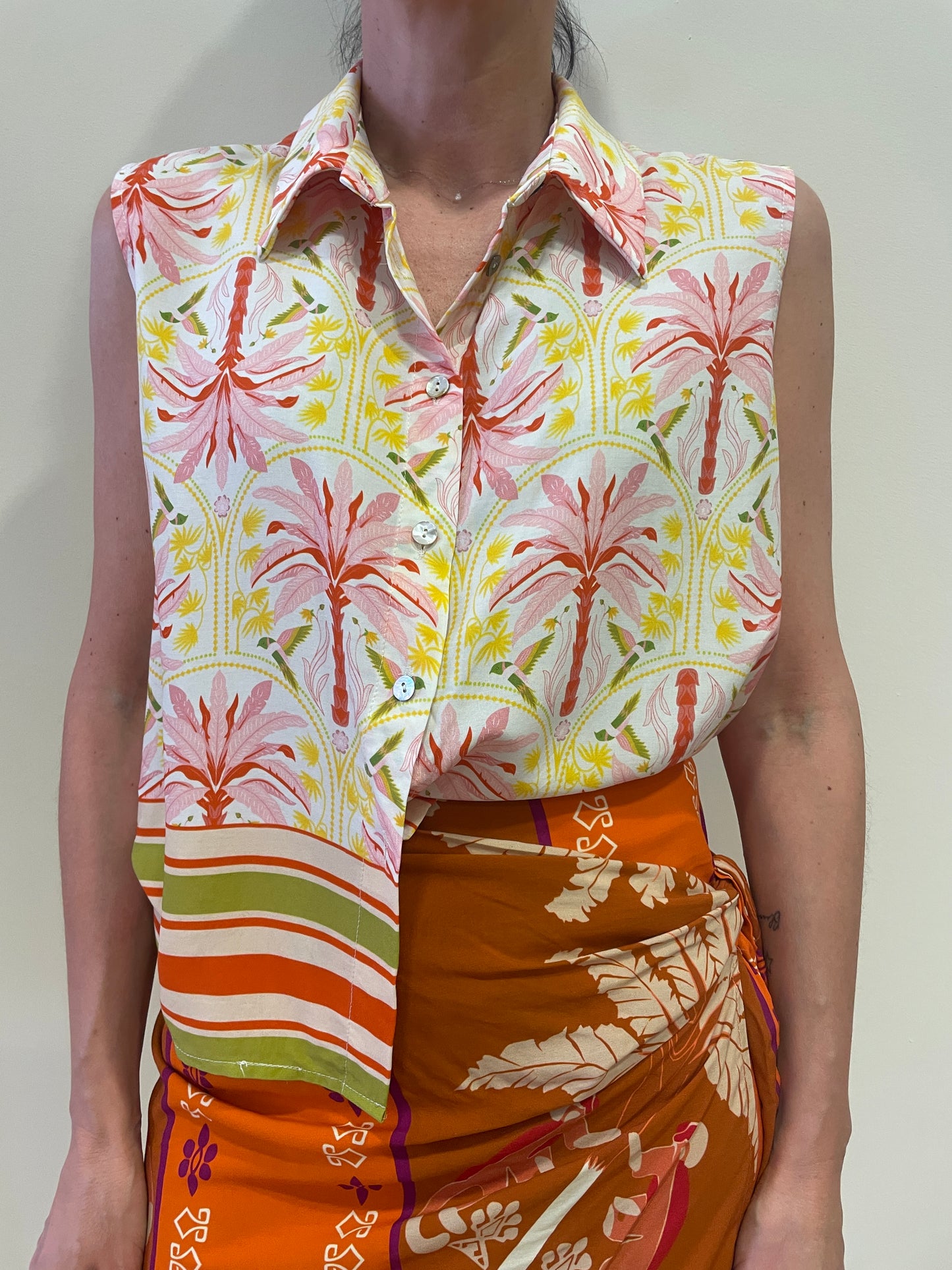 VICOLO - Set coordinato con camicia smanicata a gonna a portafoglio