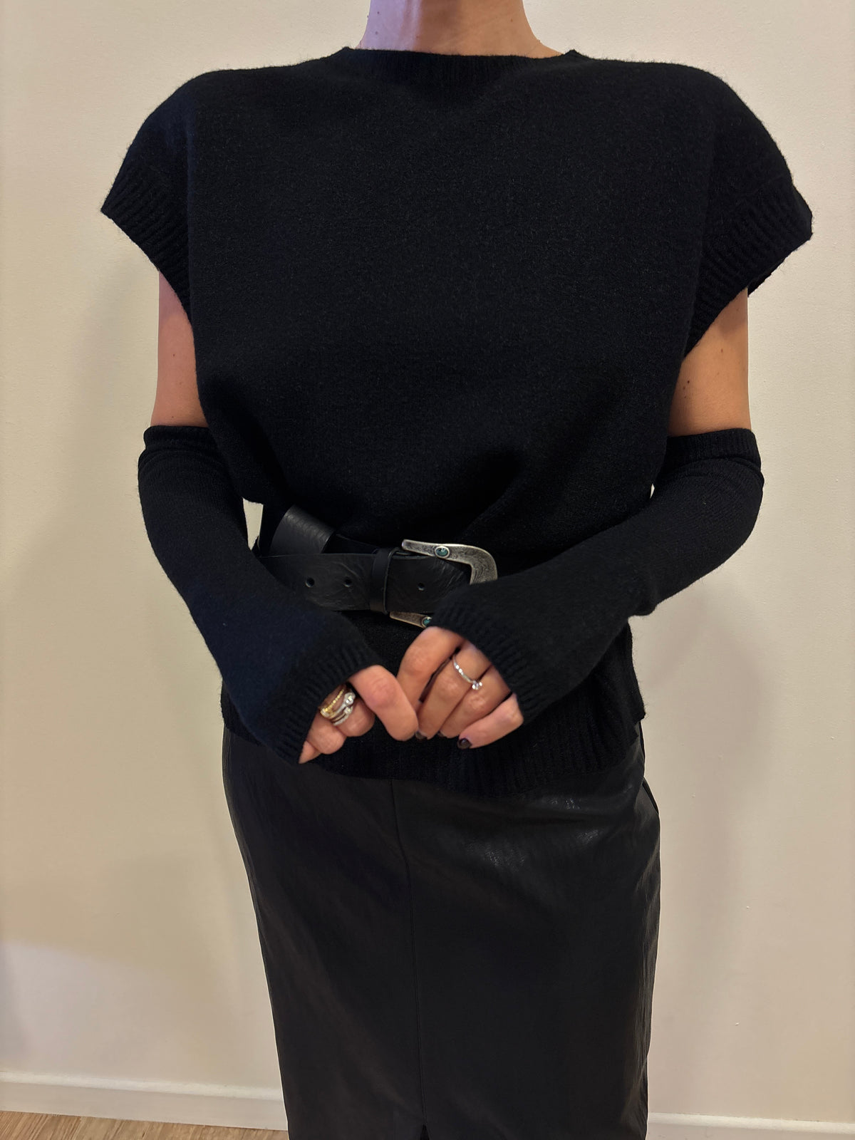 HAVEONE - Maglia in misto viscosa con manicotti color nero
