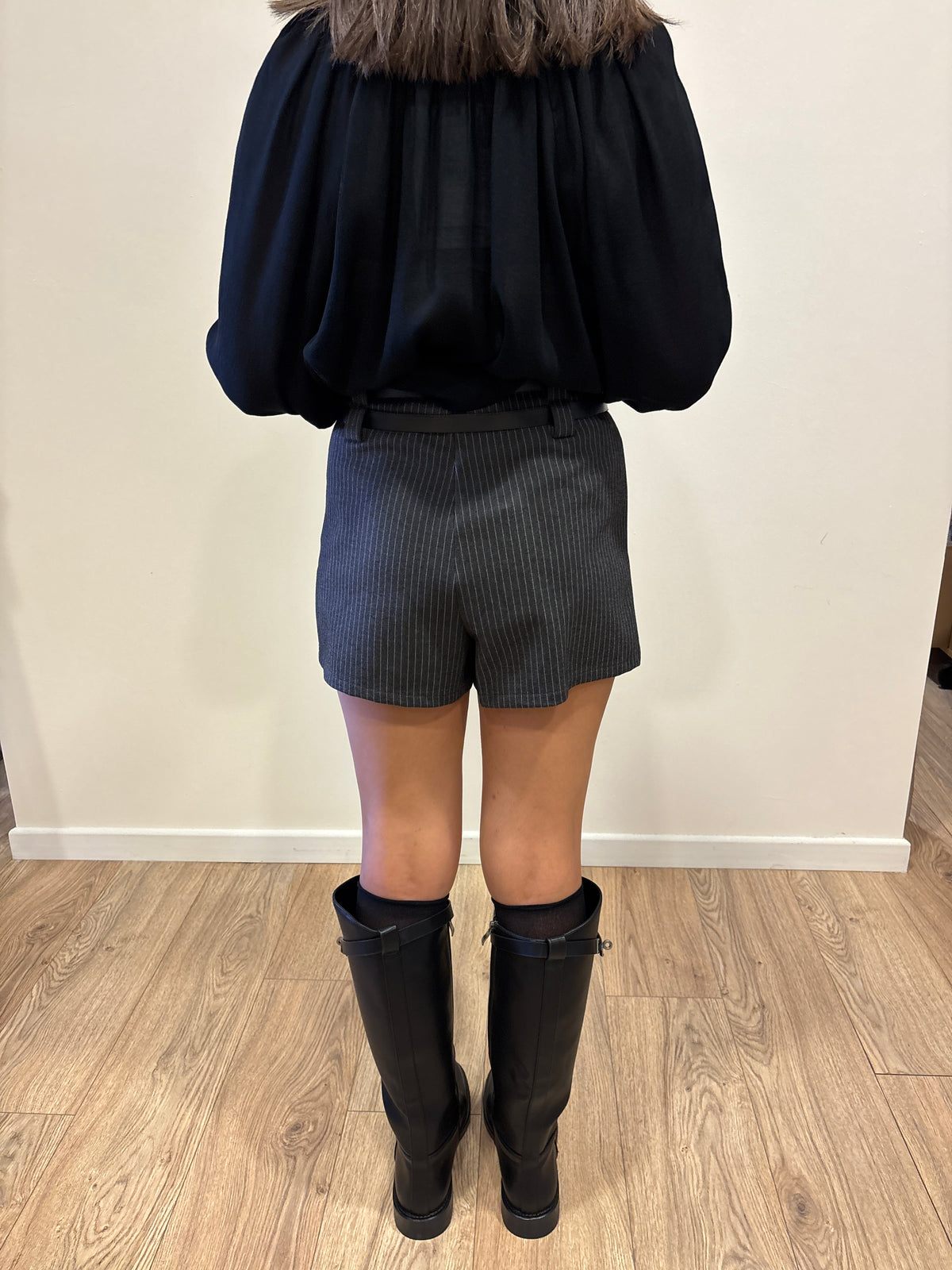 HAVEONE - Camicia nera con colletto alto e polsini in pizzo color nero