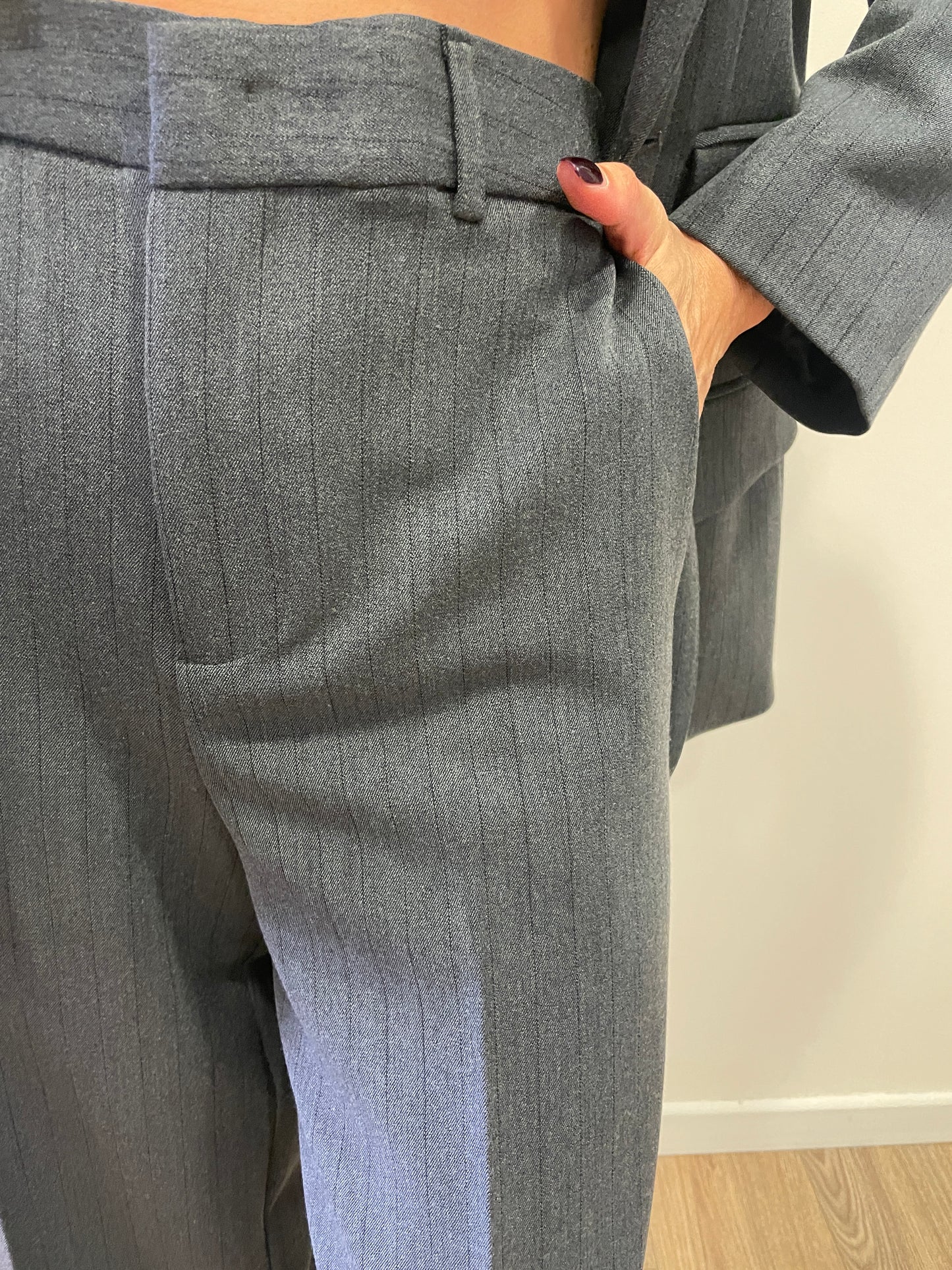 KONTATTO - Pantalone uomo vita regolare a palazzo dritto gessato grigio scuro