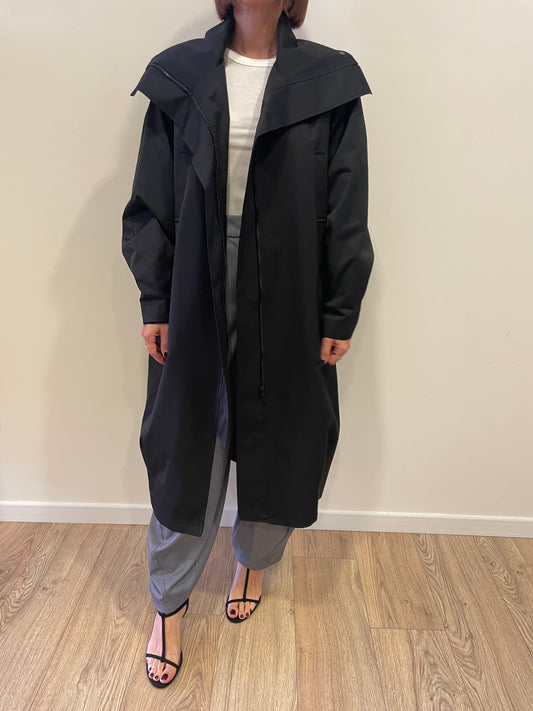 KONTATTO - Trench collo imbuto color nero