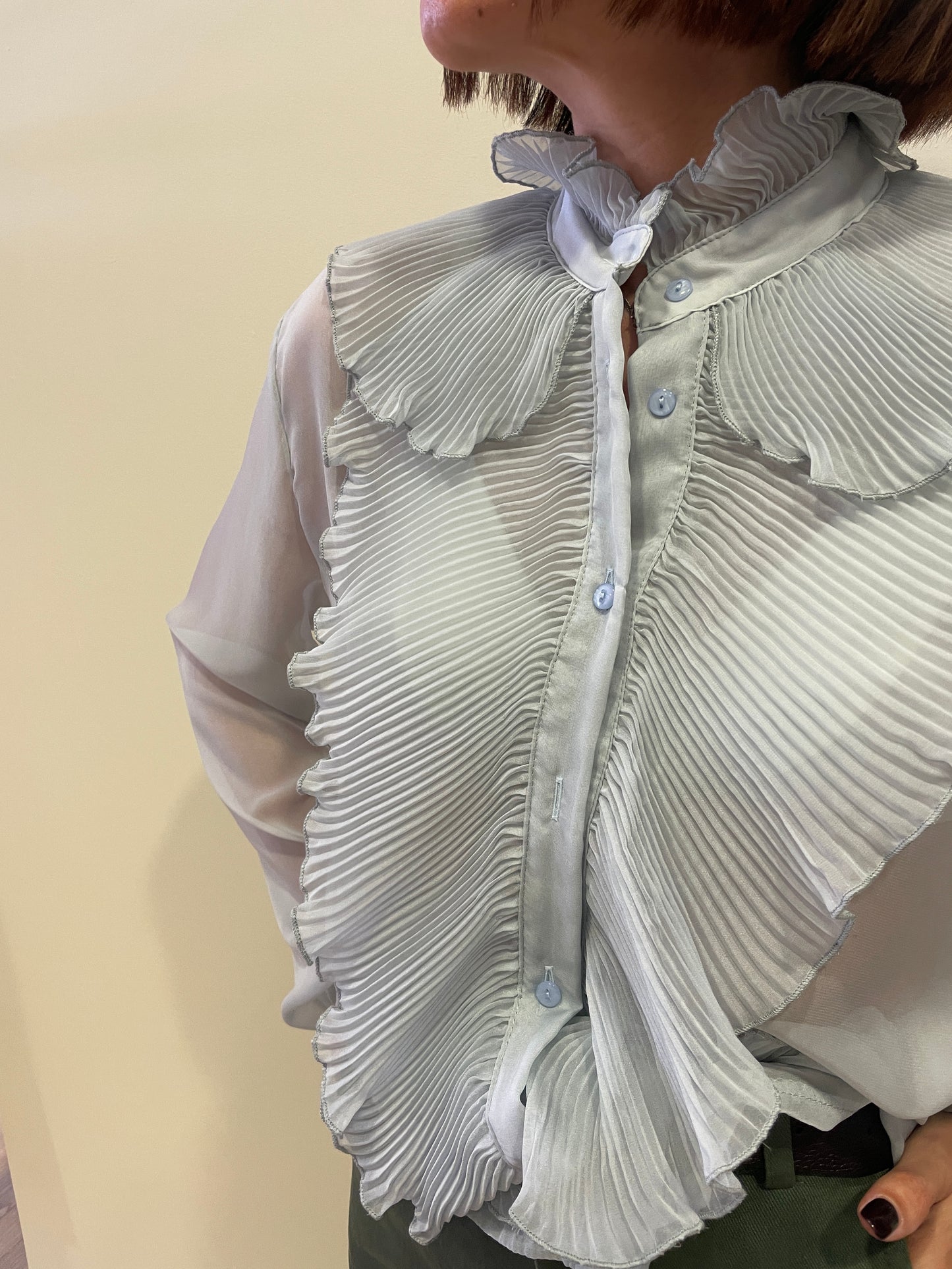 KONTATTO - Camicia jabot plissé con colletto color grigio