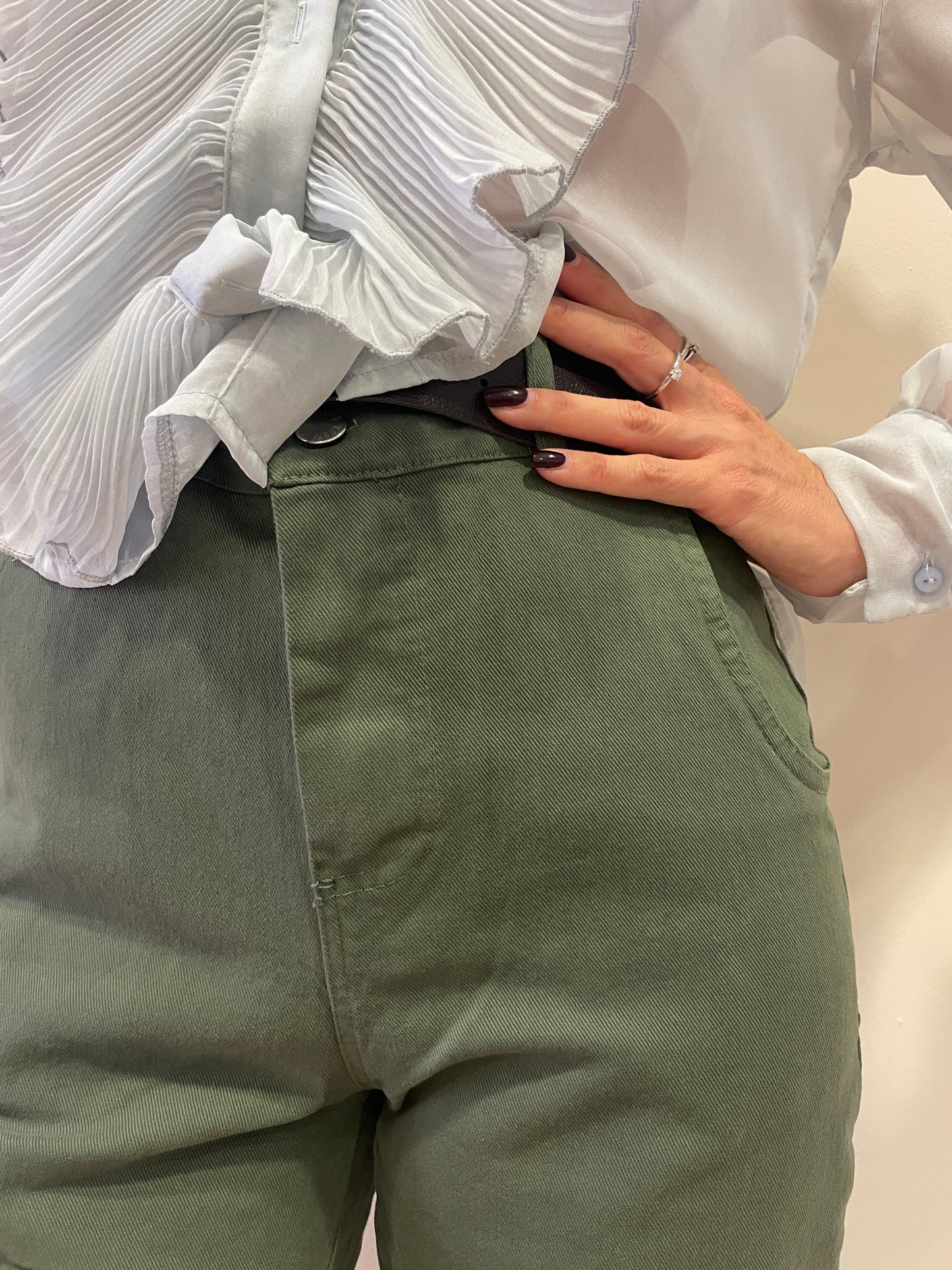 KONTATTO - Pantalone barrel fit in cotone color kakhy