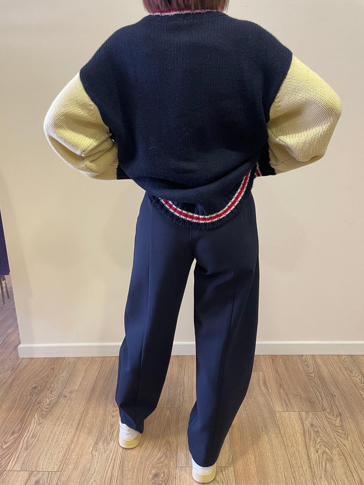 KONTATTO - Cardigan stile college con bottoni