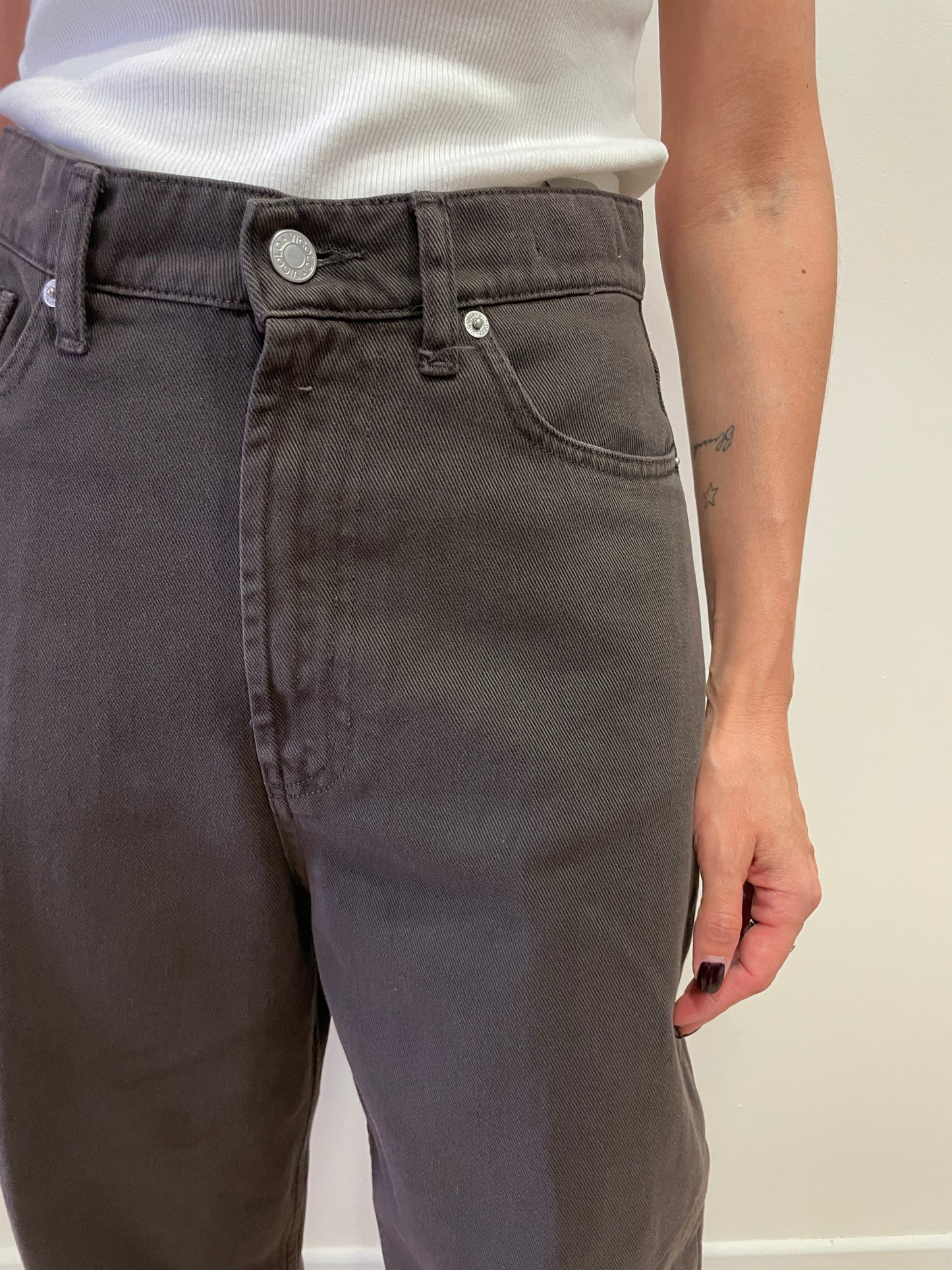 VICOLO - Jeans Laila baggy fit a vita media color moro