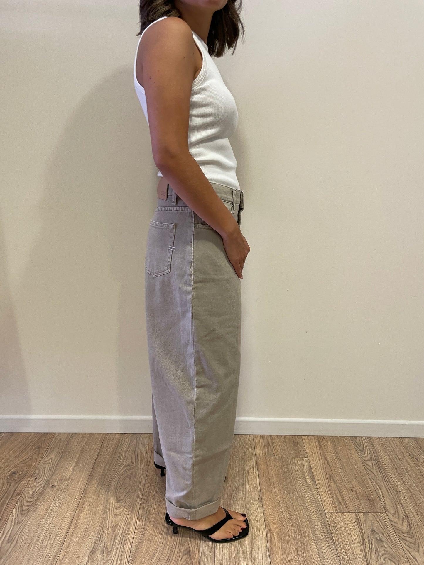 VICOLO - Jeans Laila baggy fit a vita media color taupe