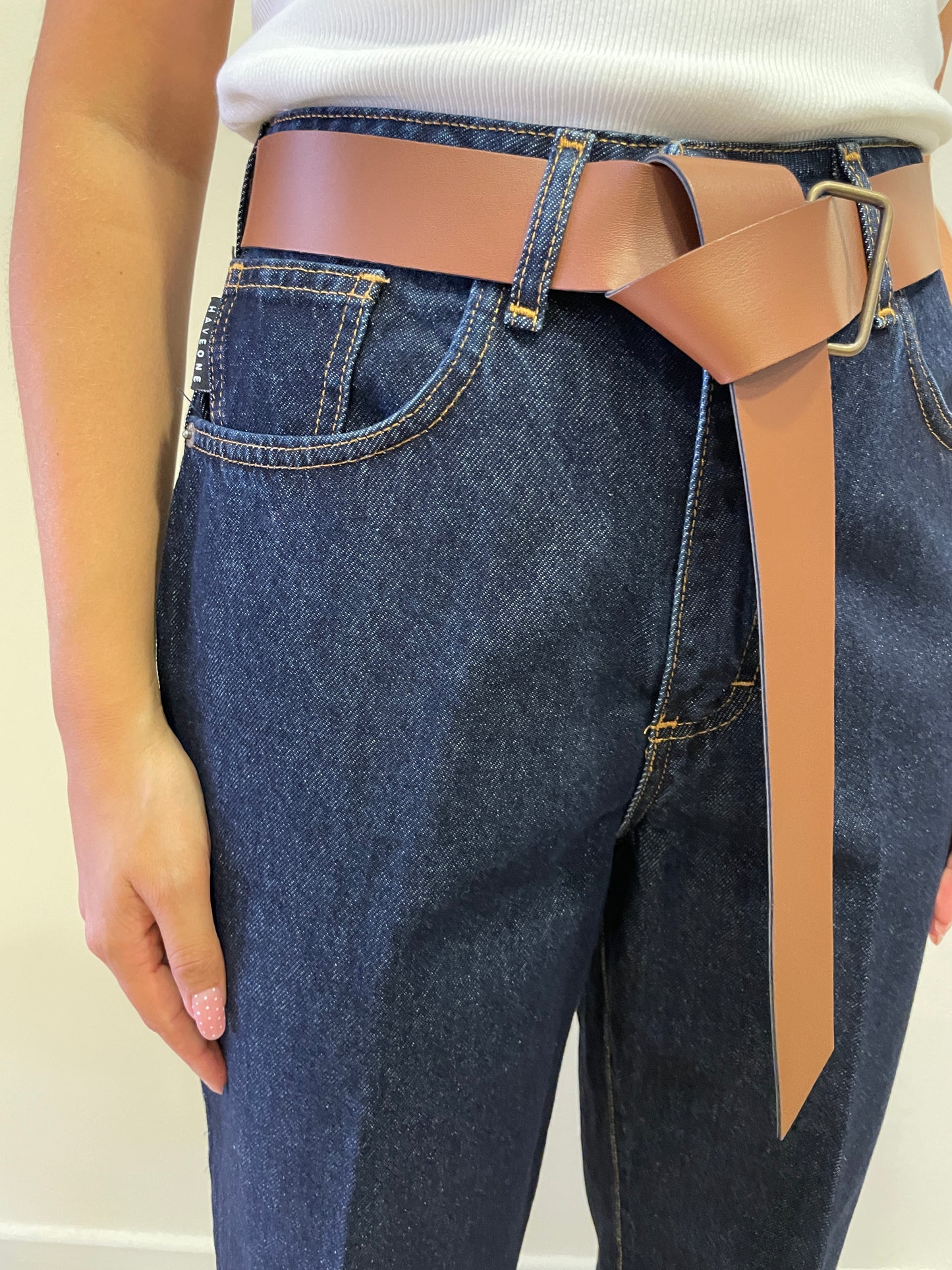 HAVEONE - Jeans Mandy a vita medio-alta elasticizzato con cintura e risvolto color denim blu scuro