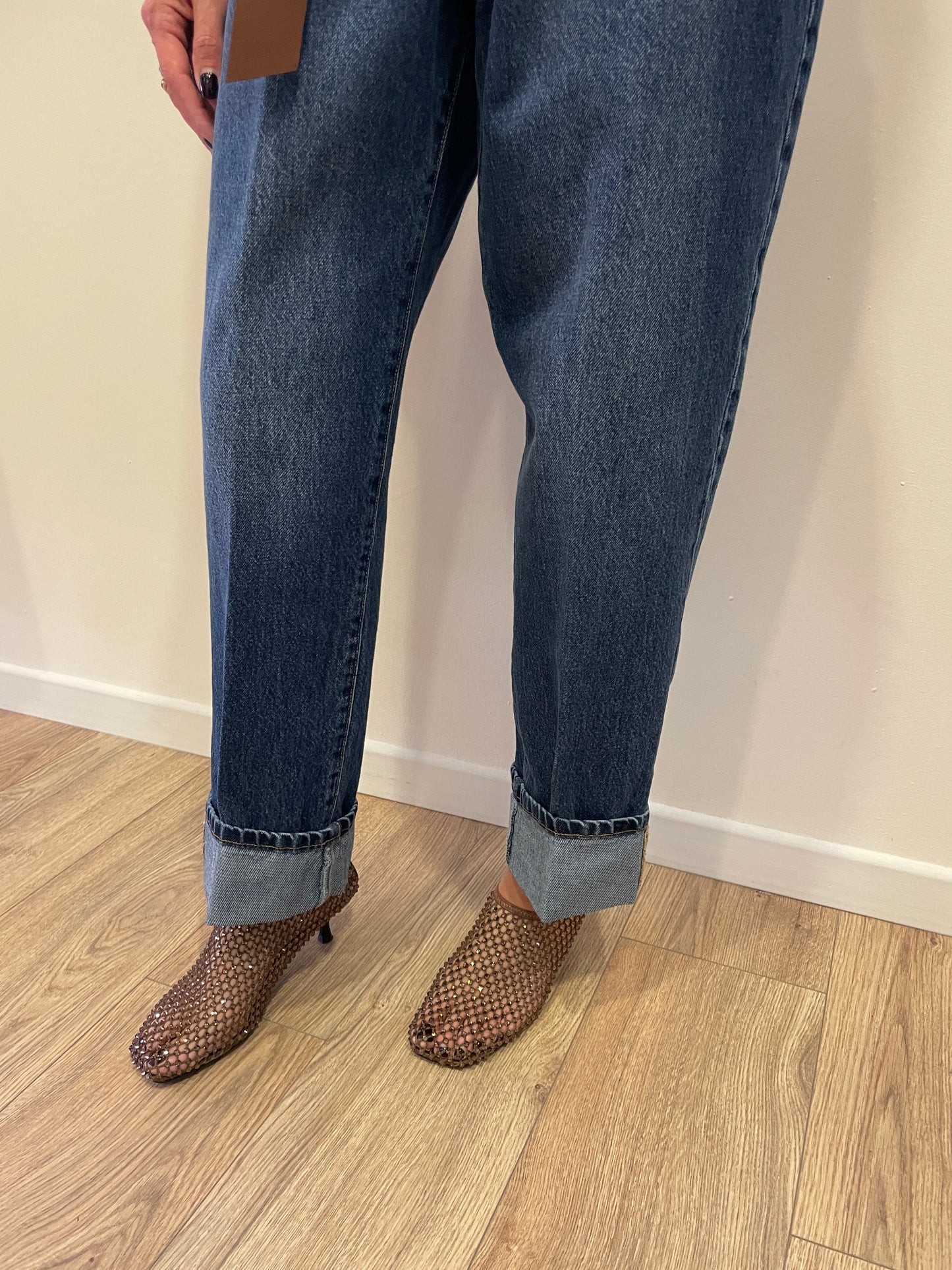 HAVEONE - Jeans Mandy a vita medio-alta elasticizzato con cintura e risvolto color denim blu chiaro