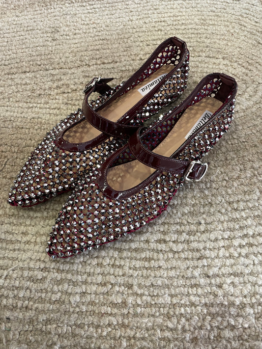 Ballerine a punta con strass e cinturino color cherry