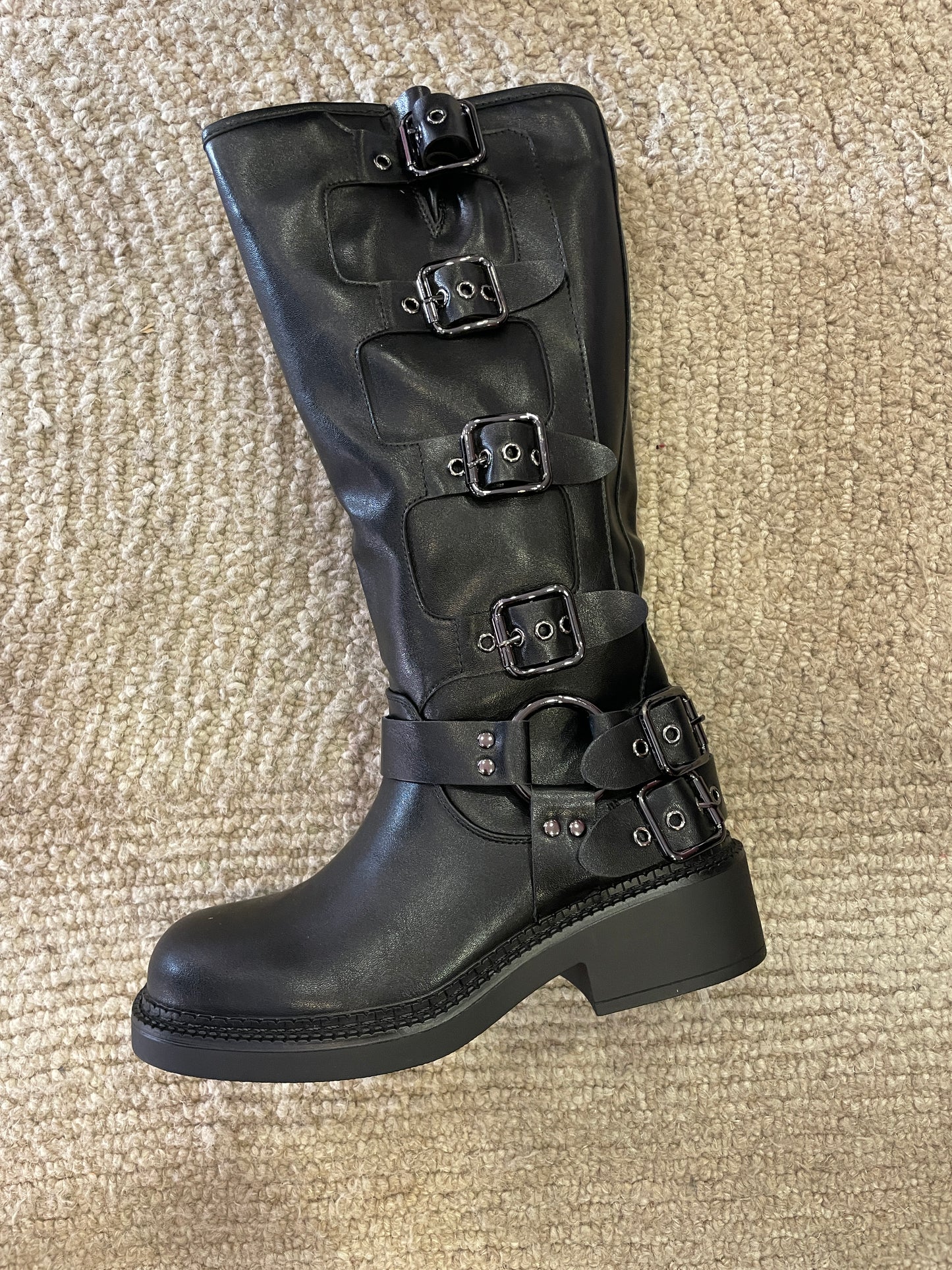 Stivale bickers nero in ecopelle con fibbie