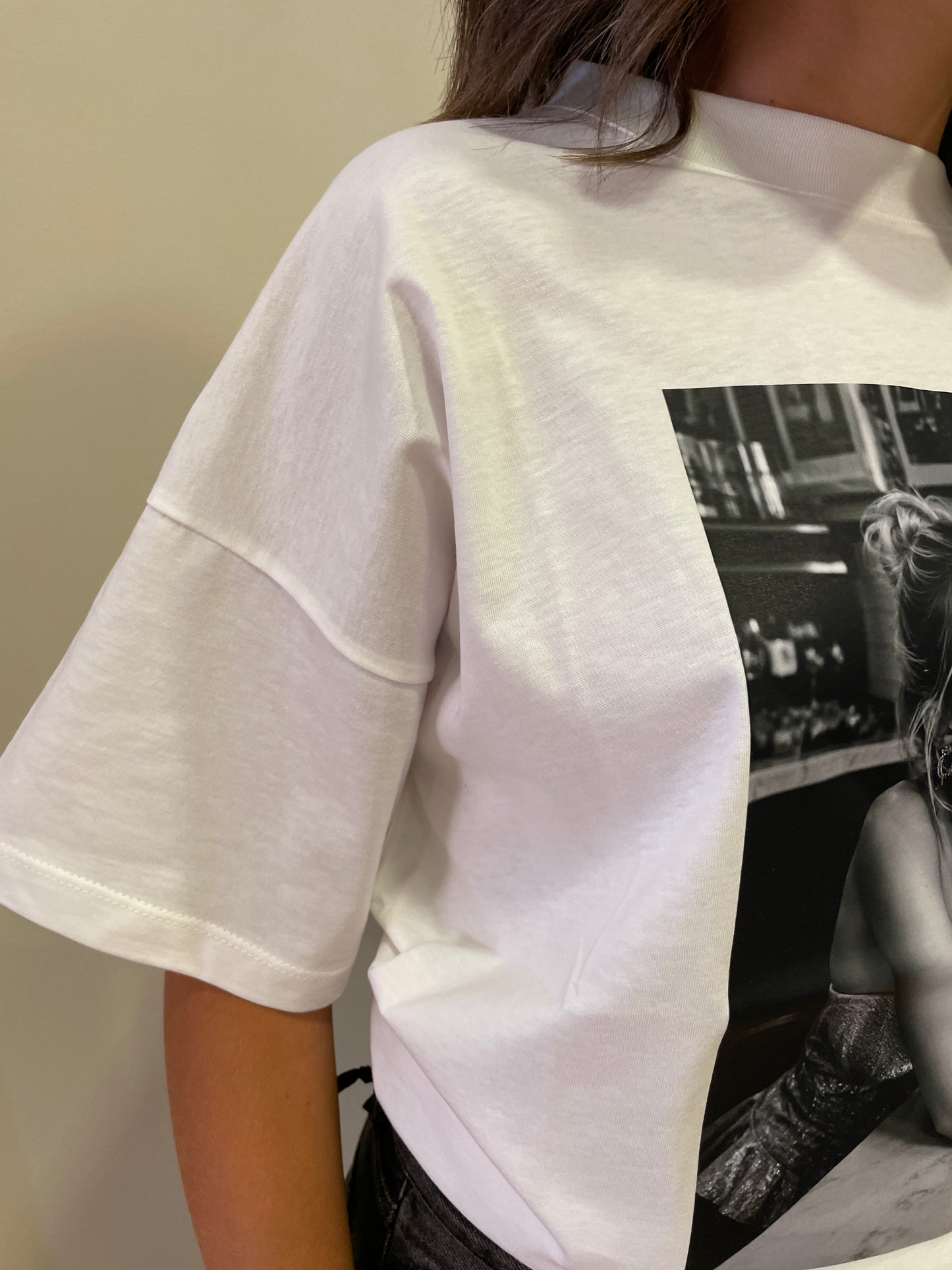 VICOLO - T-shirt over con stampa in cotone color bianco