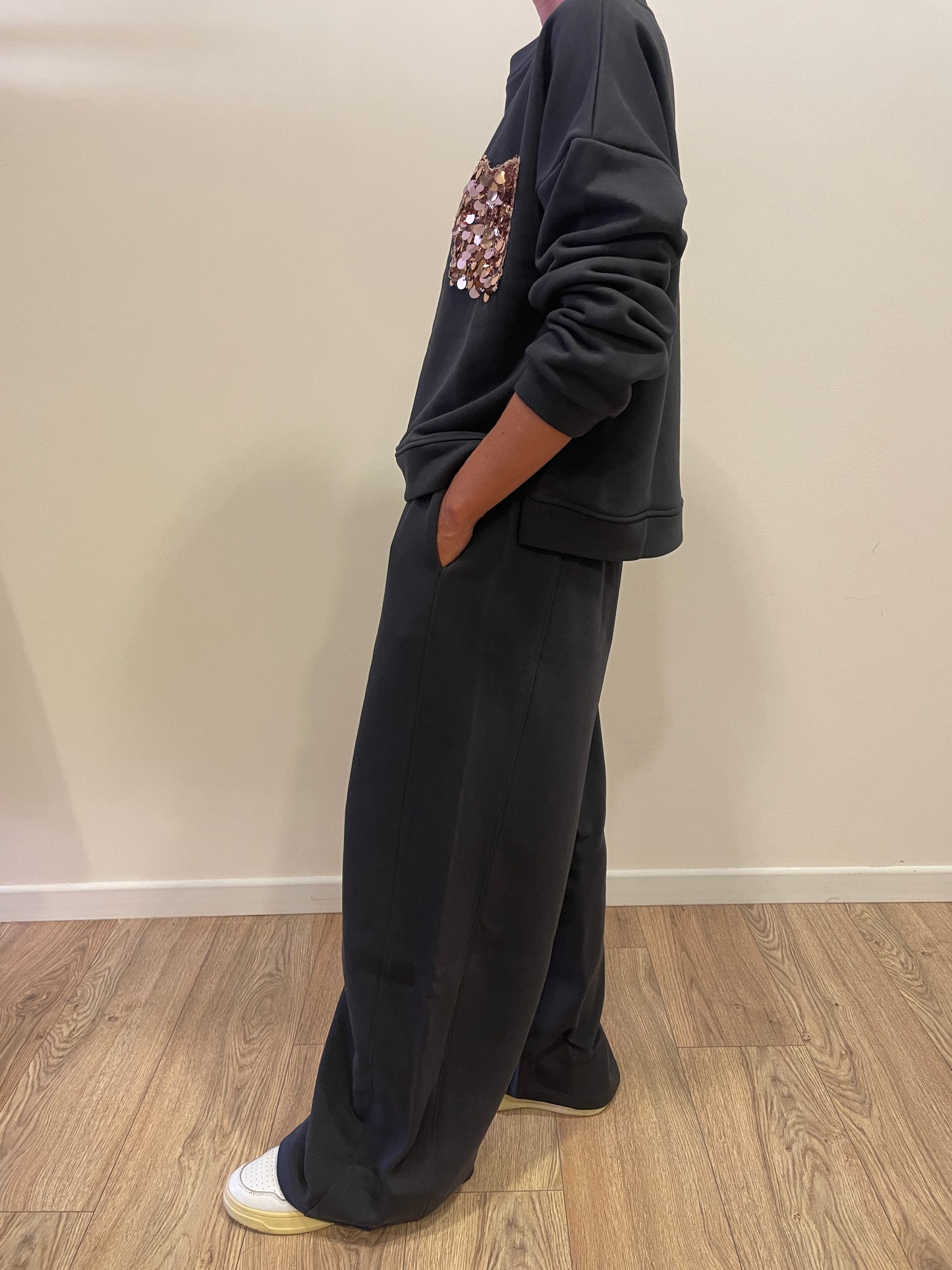 SUSY MIX - Pantalone con elastico in misto cotone barrel fit color piombo
