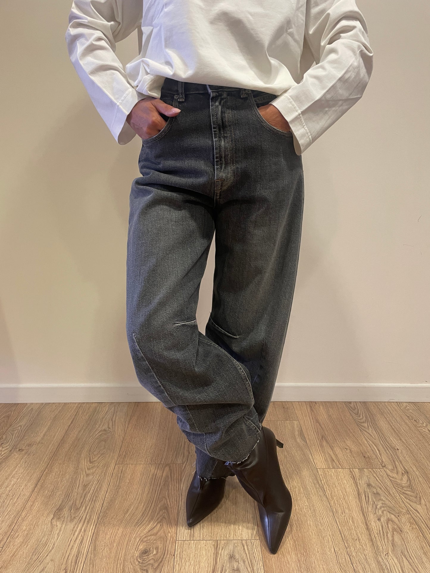 HAVEONE - Jeans Barbara baggy fit con cuciture in nero fumo