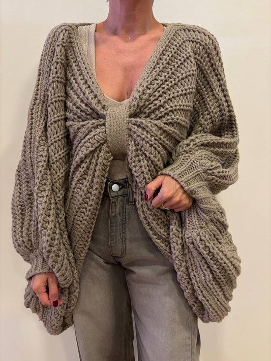 Poncho traforato in misto cotone a maniche ampie color nocciola