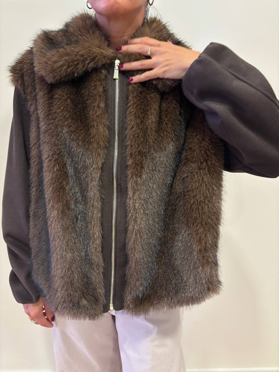 KAOS - Bomber color moro con pelliccia e colletto con chiusura con zip