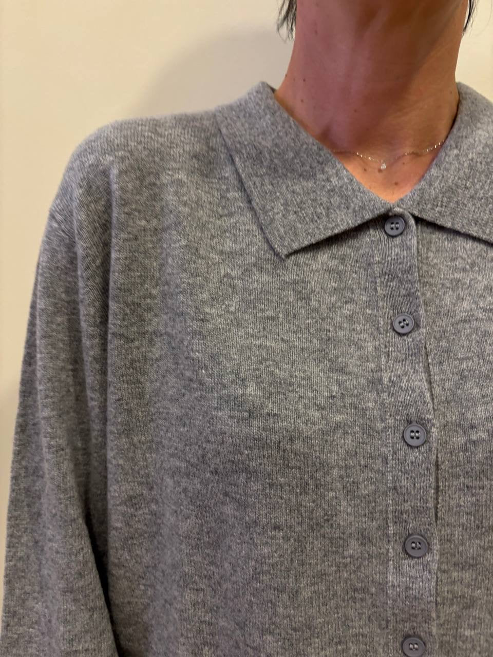 SOUVENIR - Polo con colletto e bottoni 100% lana color grigio