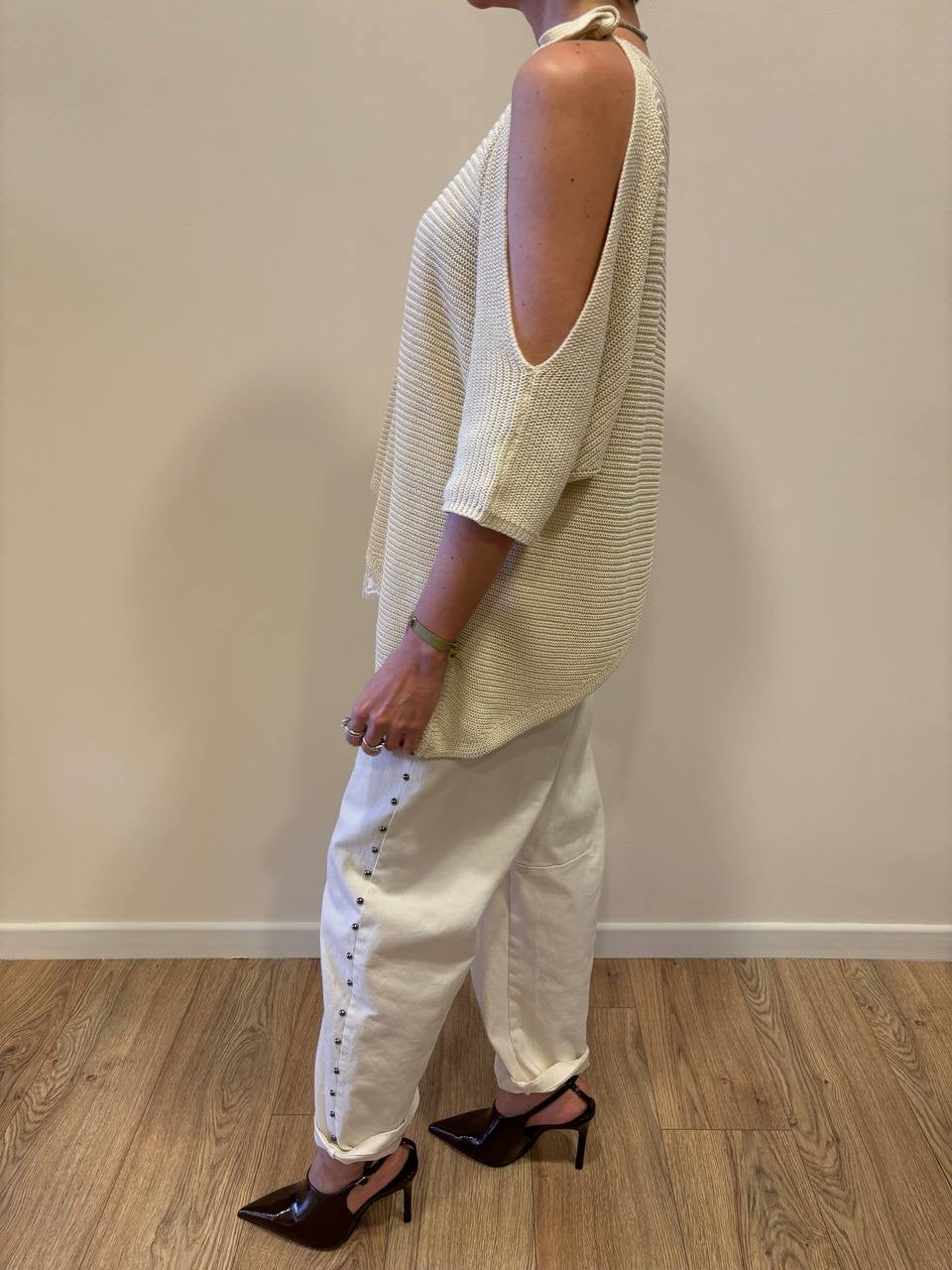 KONTATTO - Pantalone avorio barrel fit con borchie argentate