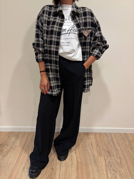 Camicia over in flanella in tartan bianco e nero con taschino