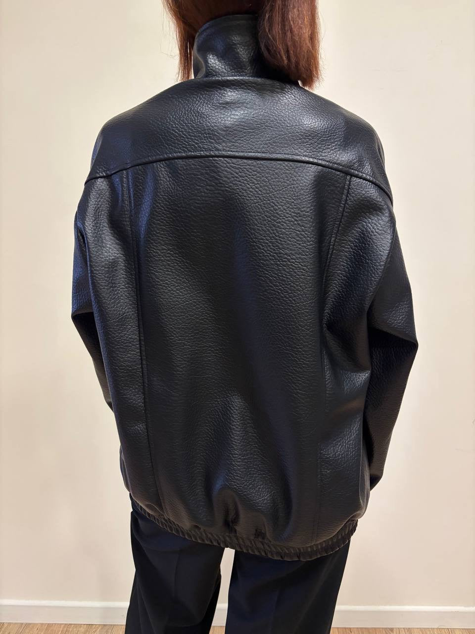 HAVEONE - Bomber in ecopelle goffrata nera con zip e bottone