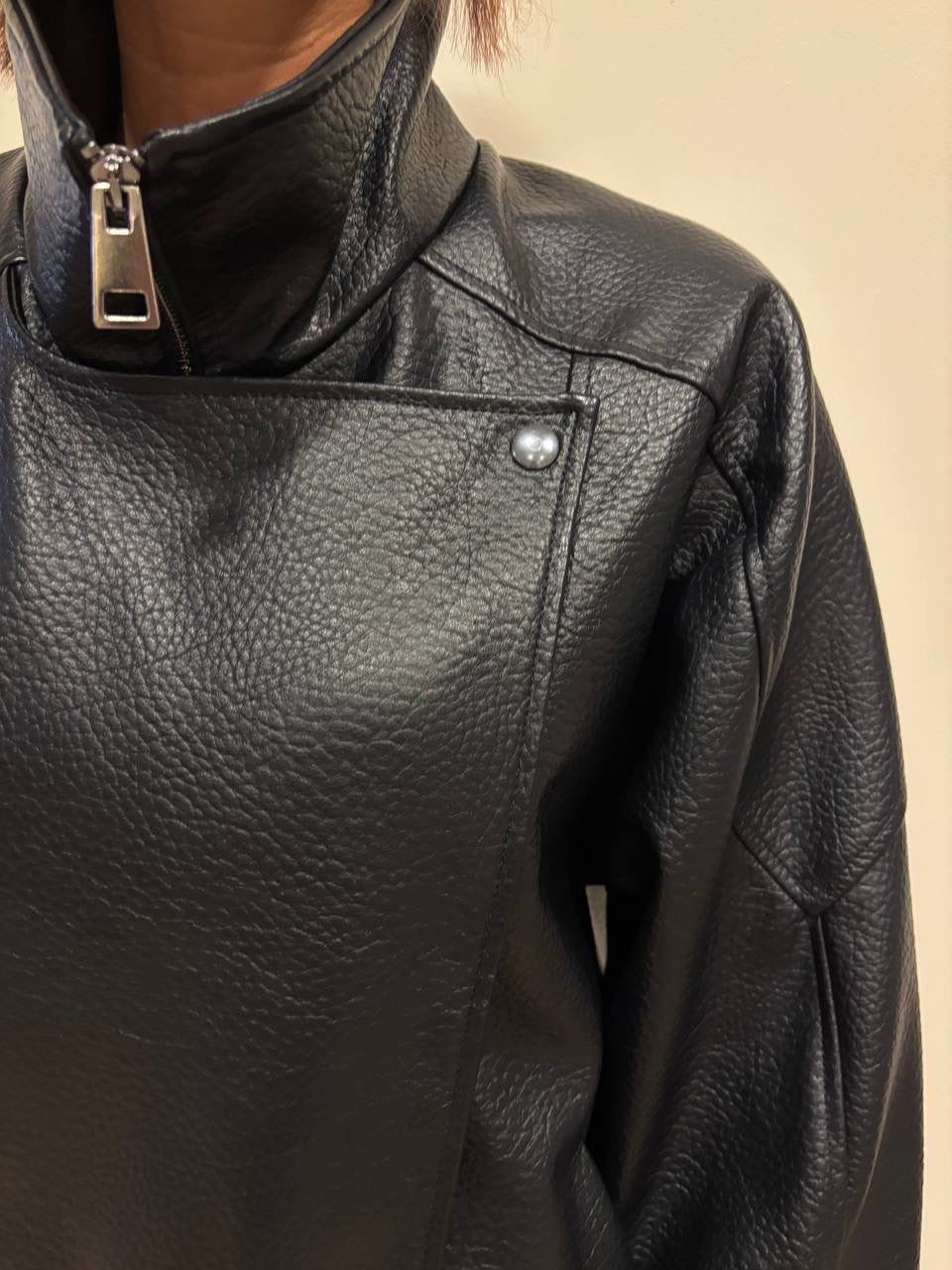 HAVEONE - Bomber in ecopelle goffrata nera con zip e bottone