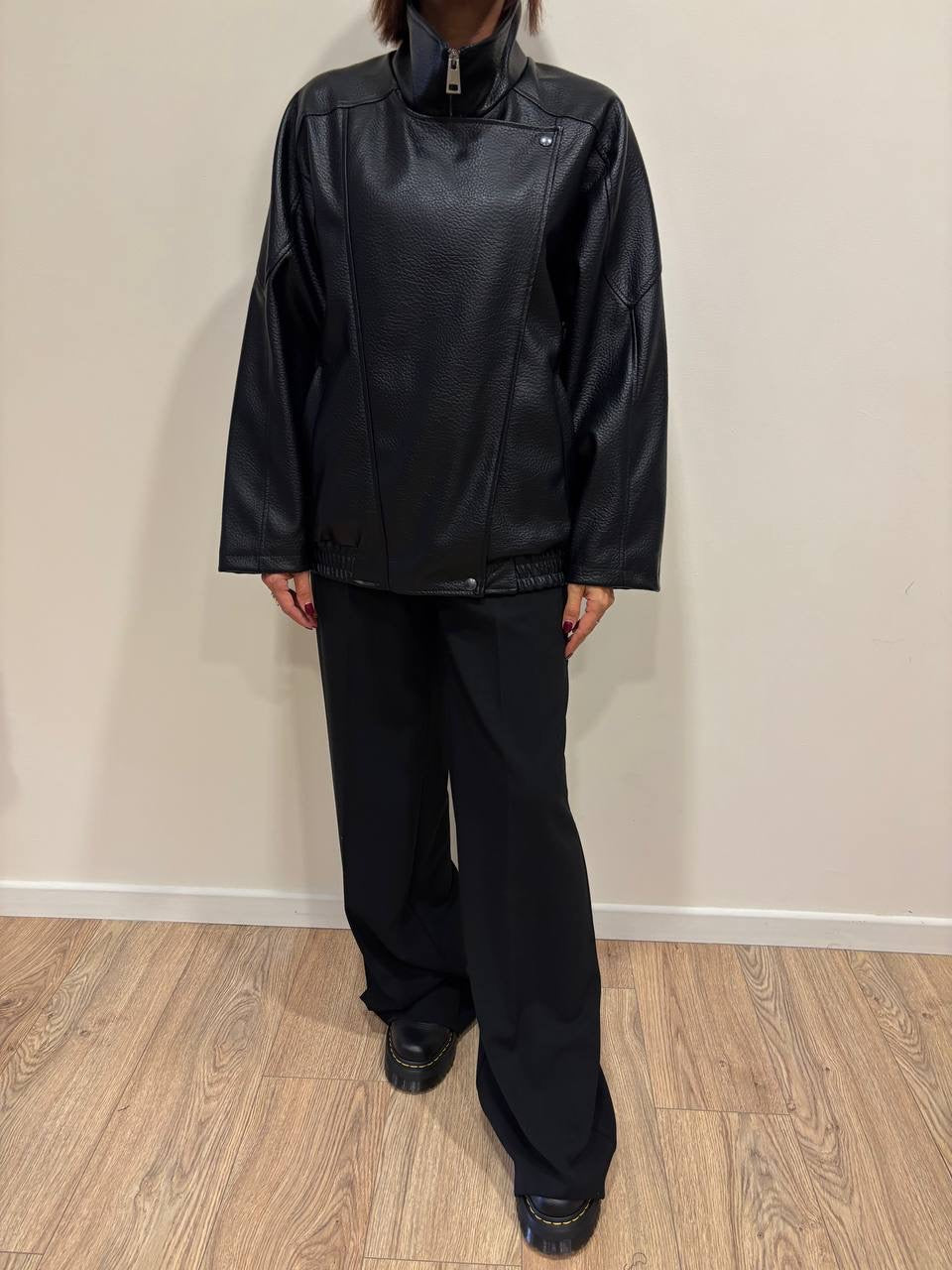 HAVEONE - Bomber in ecopelle goffrata nera con zip e bottone