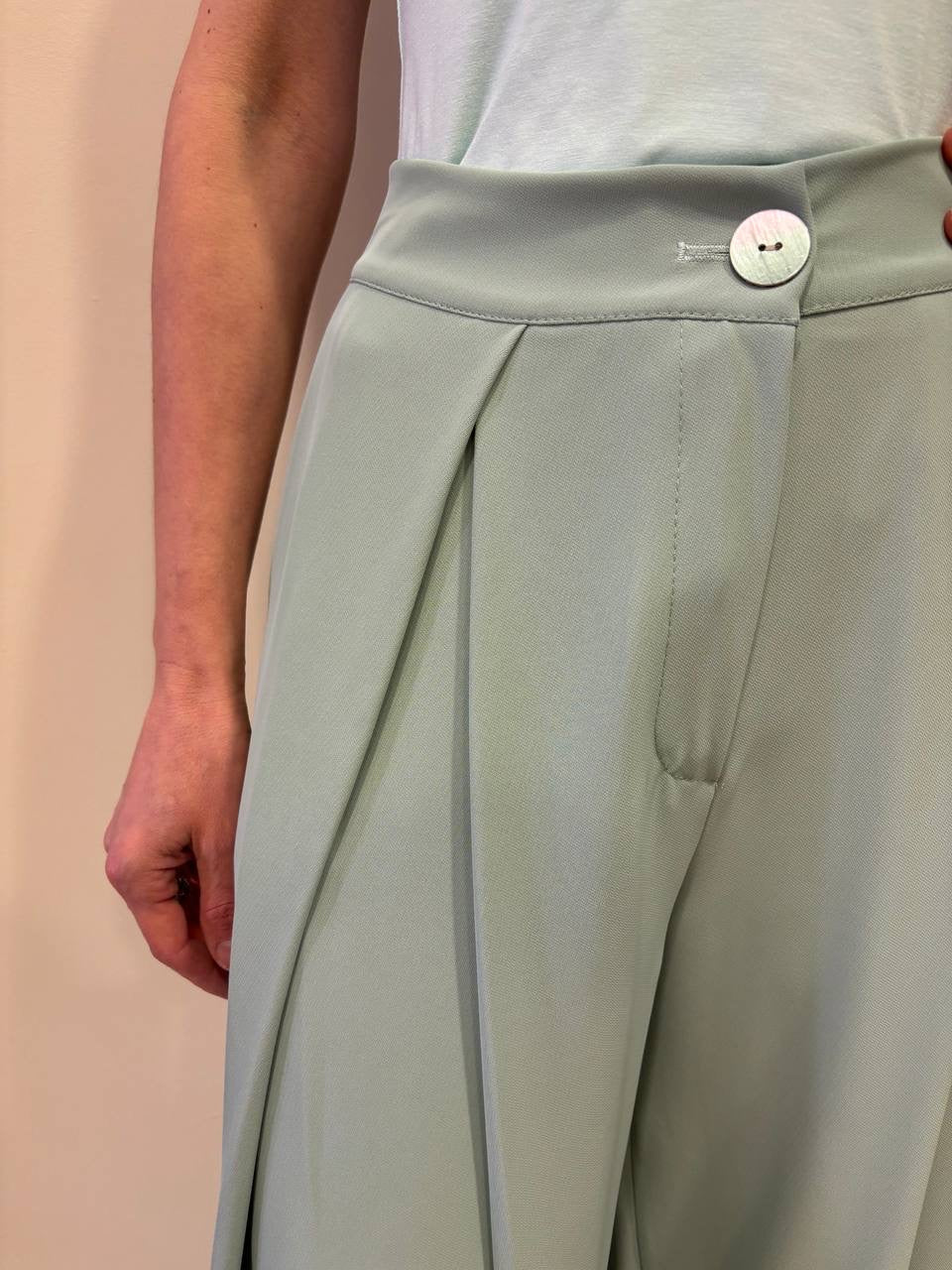SAIPH - Pantalone a palazzo fluido con pinces ed elastico verde acqua