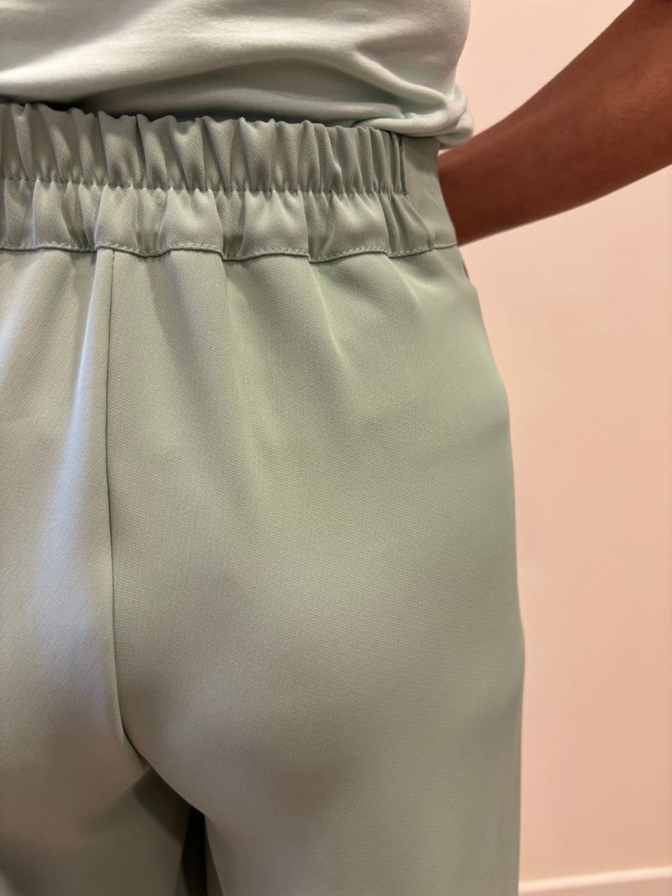 SAIPH - Pantalone a palazzo fluido con pinces ed elastico verde acqua