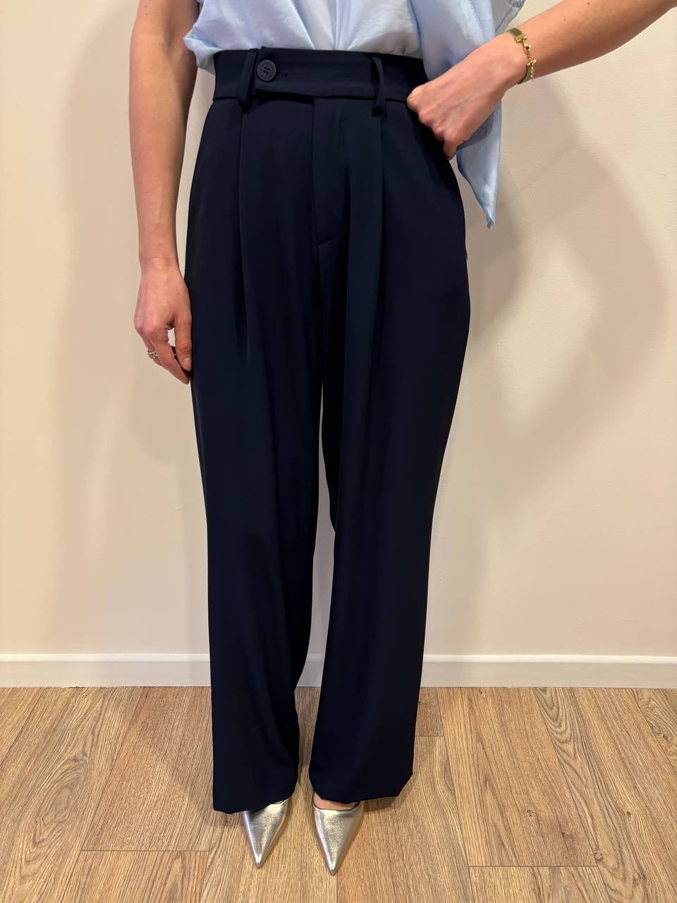 MEME ROAD - Pantalone a palazzo blu con pinces