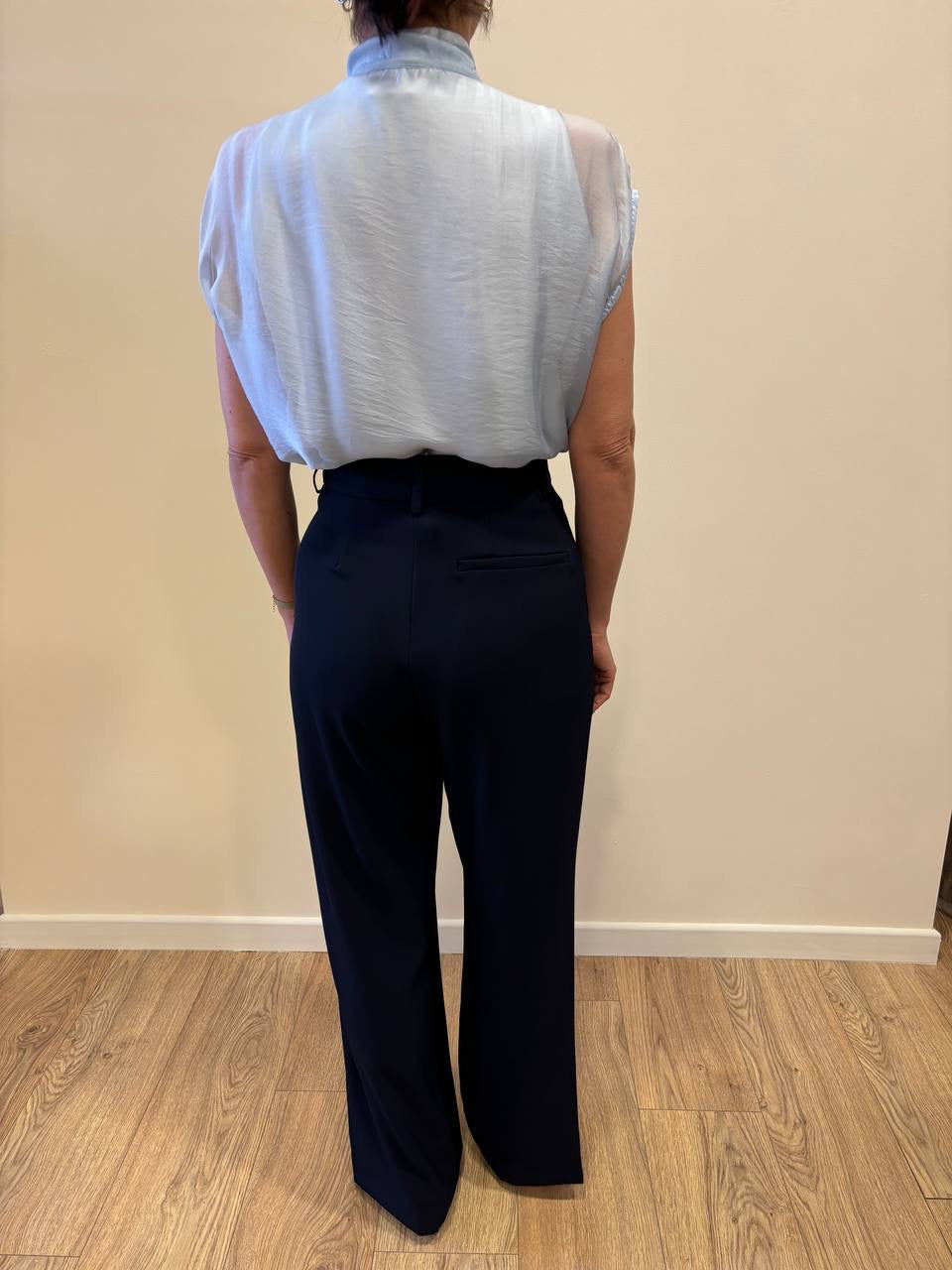 KAOS - Camicia smanicata azzurra con dettaglio fiocco