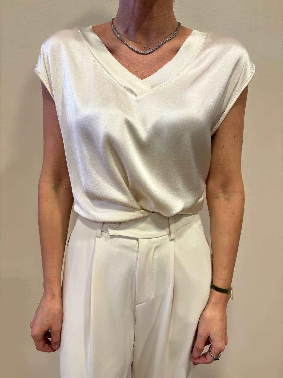 HAVEONE - Blusa in viscosa burro con scollo a V