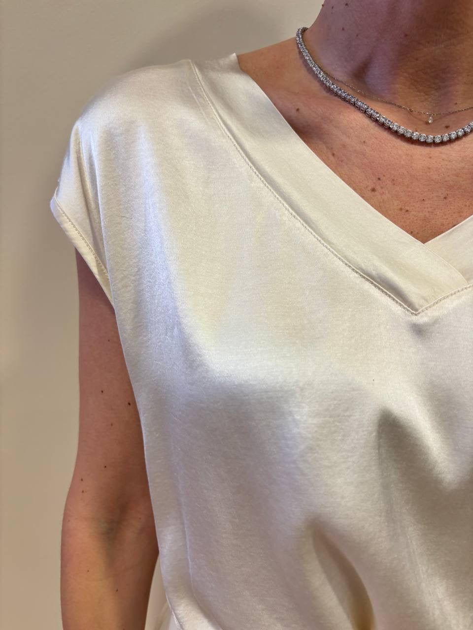 HAVEONE - Blusa in viscosa burro con scollo a V