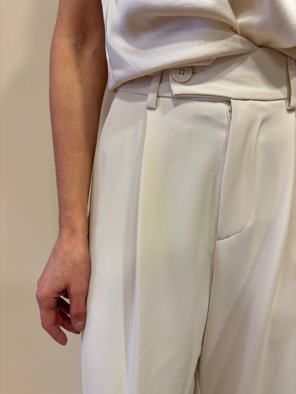 MEME ROAD - Pantalone a palazzo panna con pinces