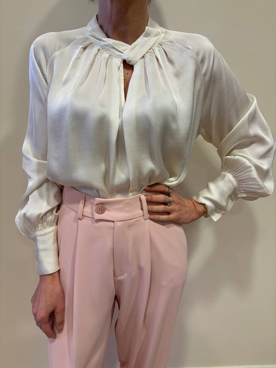 HAVEONE - Camicia in viscosa burro con colletto incrociato