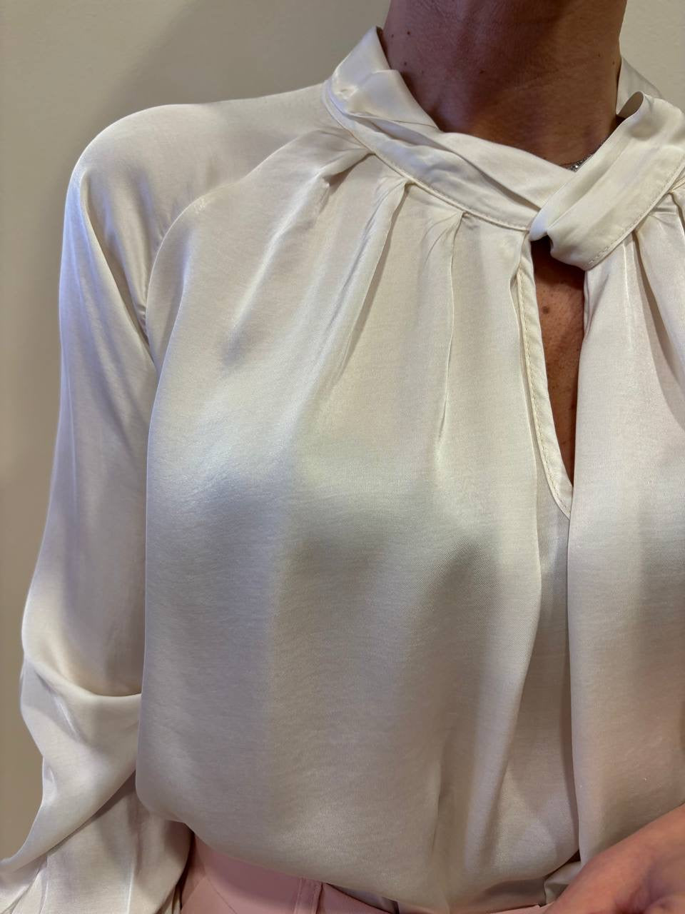 HAVEONE - Camicia in viscosa burro con colletto incrociato