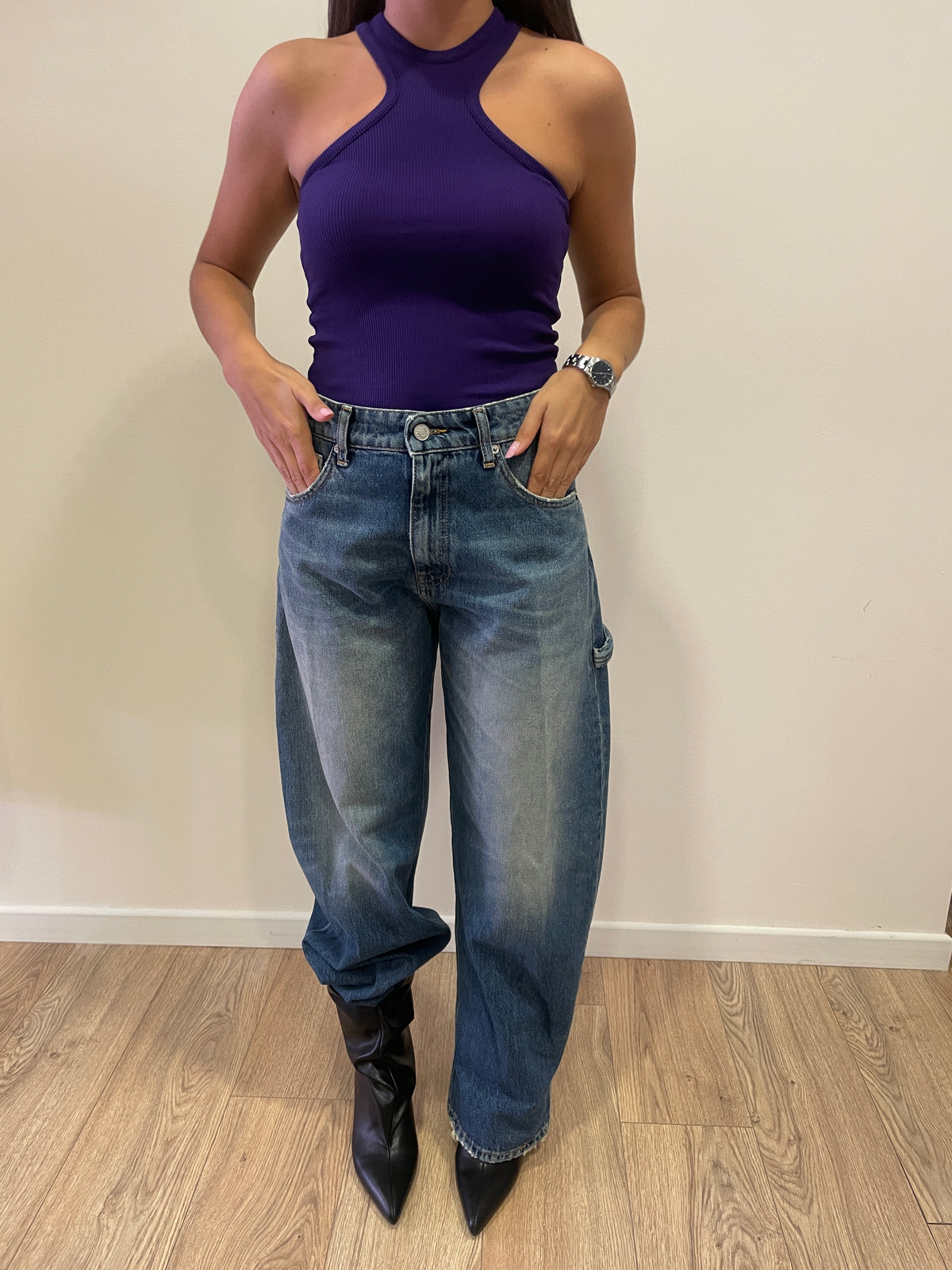VICOLO - Jeans modello Kuma a vita media barrel fit con rotture in denim chiaro