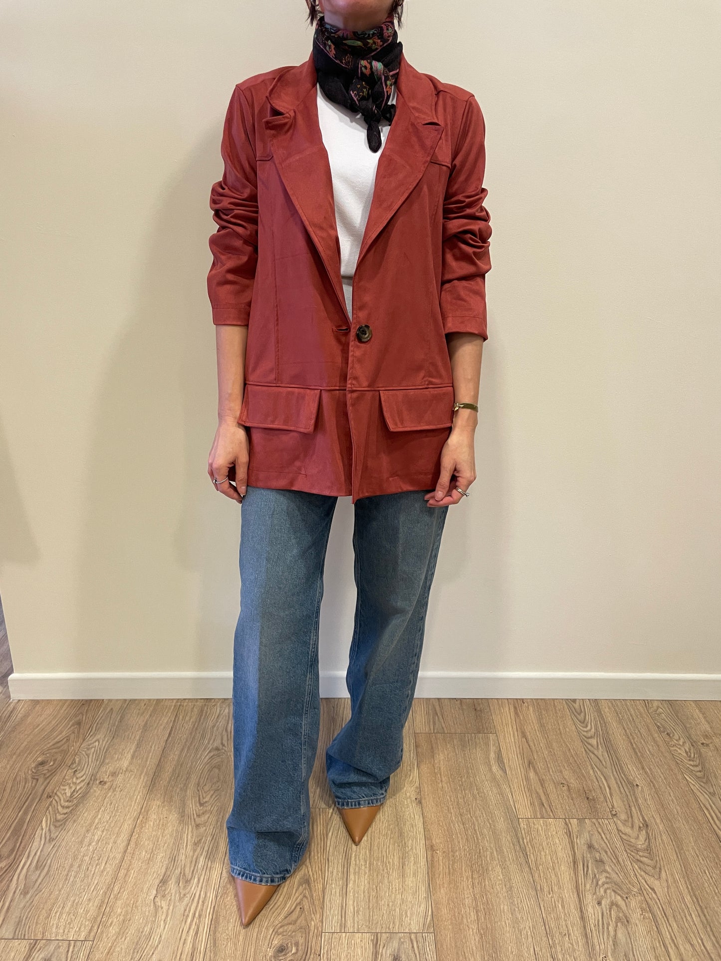 SAIPH - Giacca in eco camoscio color ciocco a un bottone