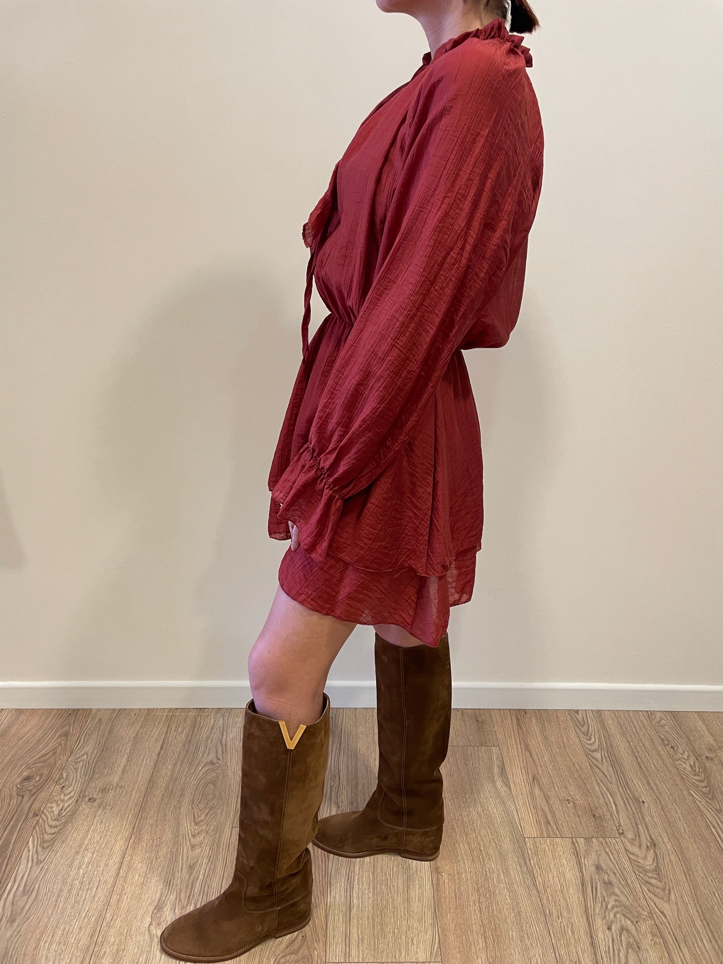 SAIPH - Abito corto color aragosta con volant e laccetto