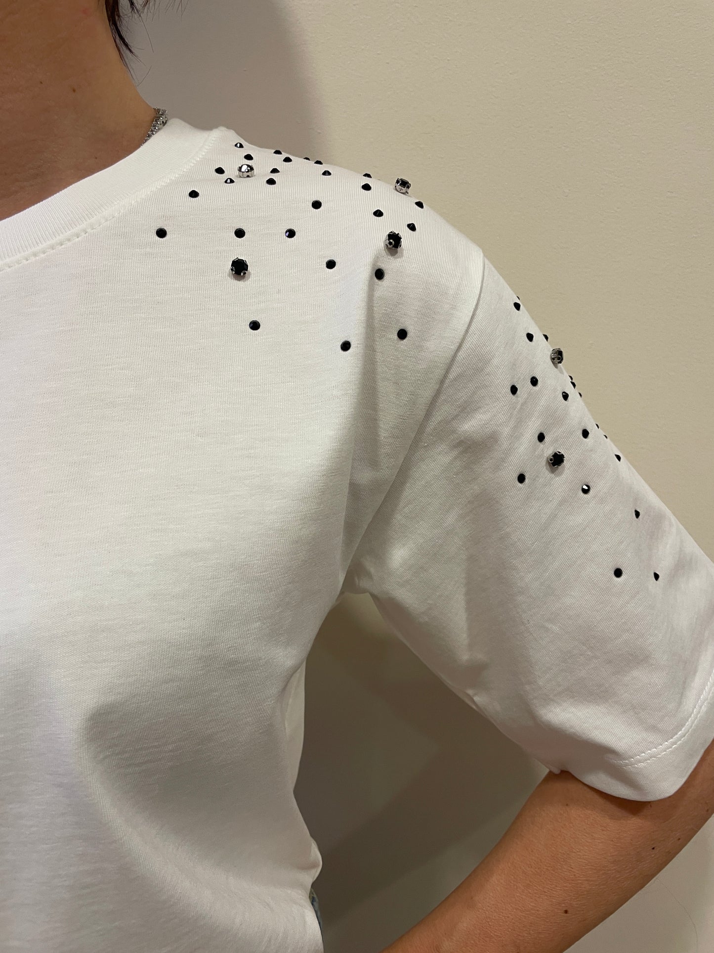 KONTATTO - T-shirt over in cotone con dettaglio applicazioni strass