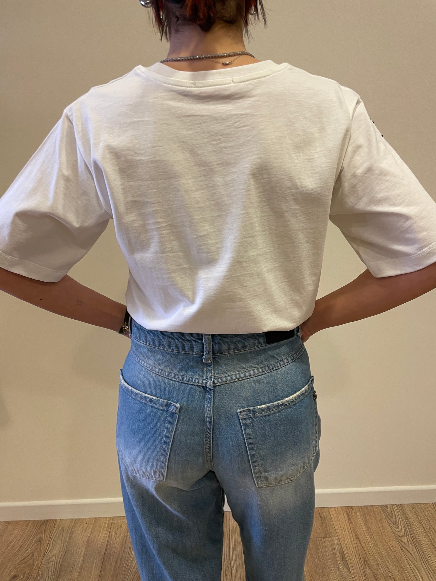 KONTATTO - T-shirt over in cotone con dettaglio applicazioni strass