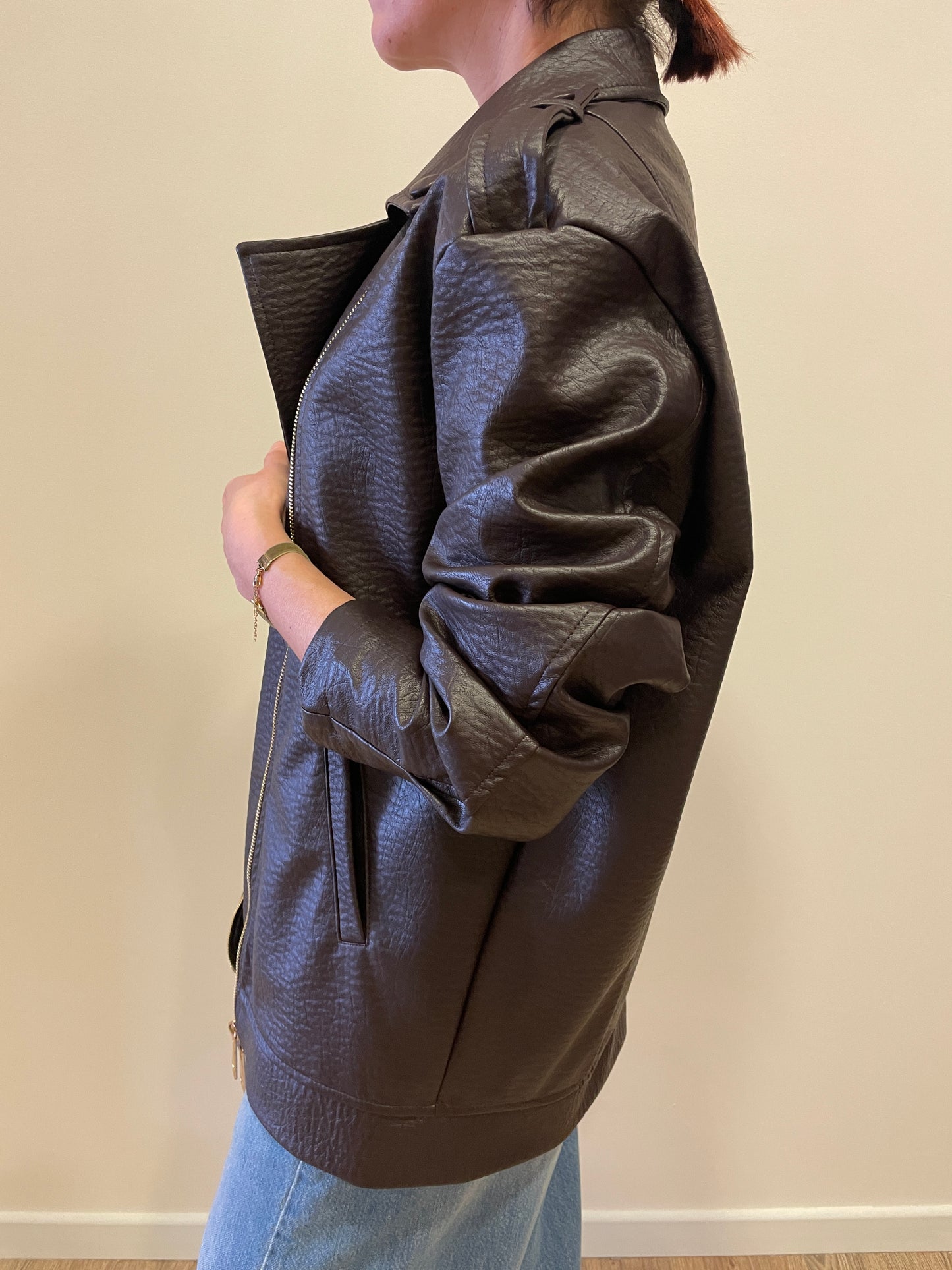 HAVEONE - Chiodo in ecopelle testa moro martellato con zip