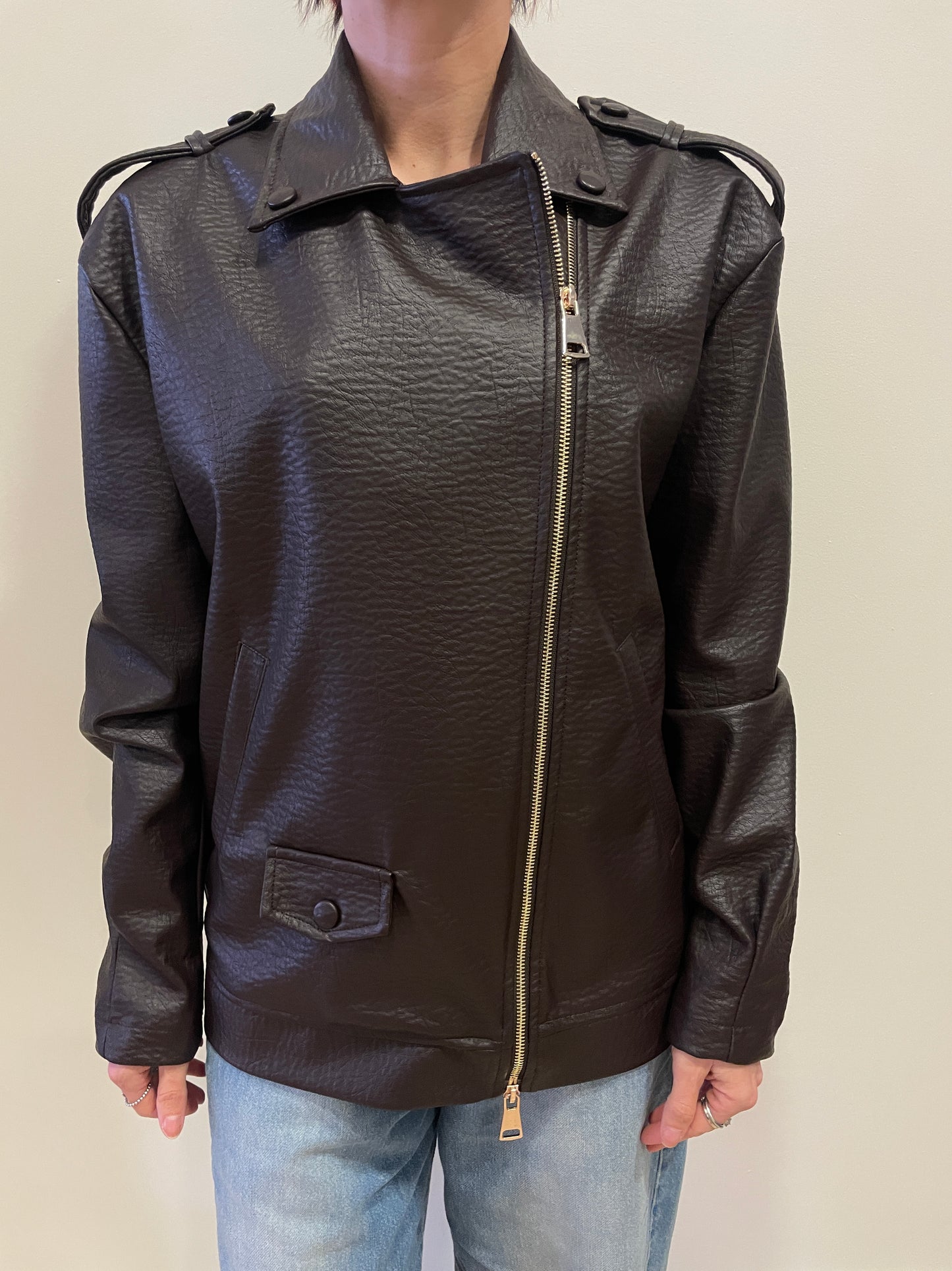 HAVEONE - Chiodo in ecopelle testa moro martellato con zip