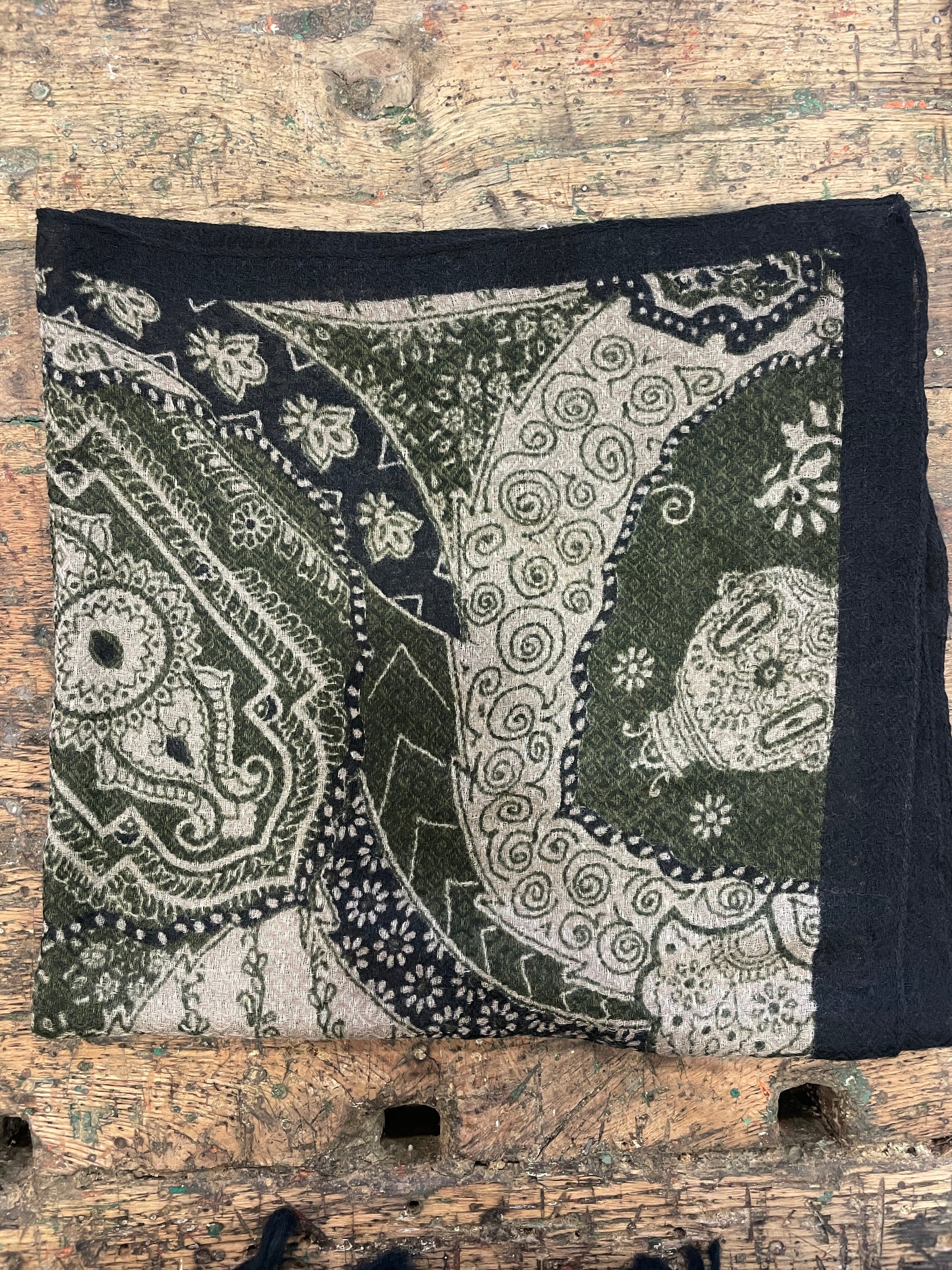 KONTATTO - Foulard in fantasia in misto lana e seta - più colori