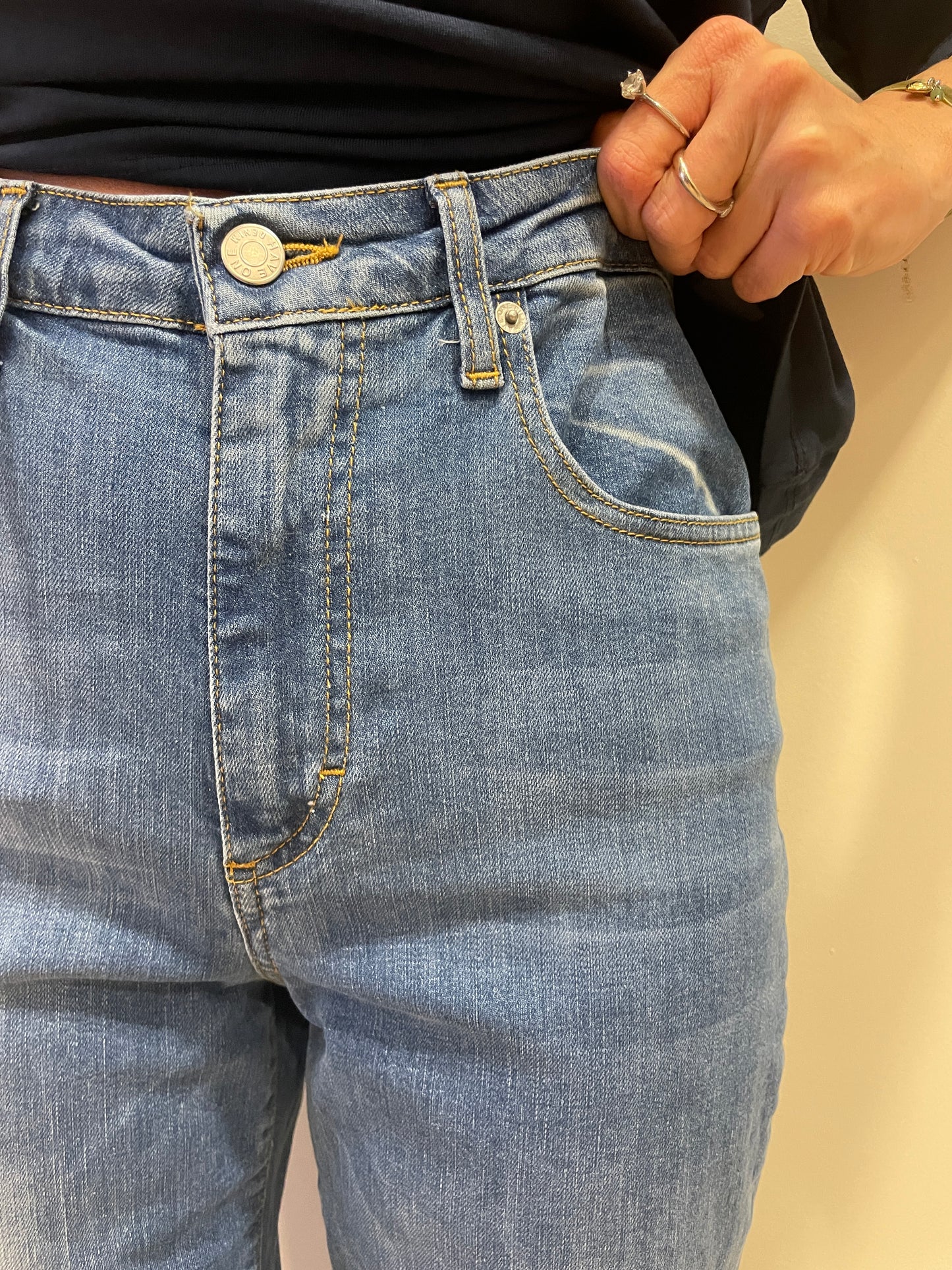 HAVEONE - Jeans Mandy in denim elasticizzato con risvolto