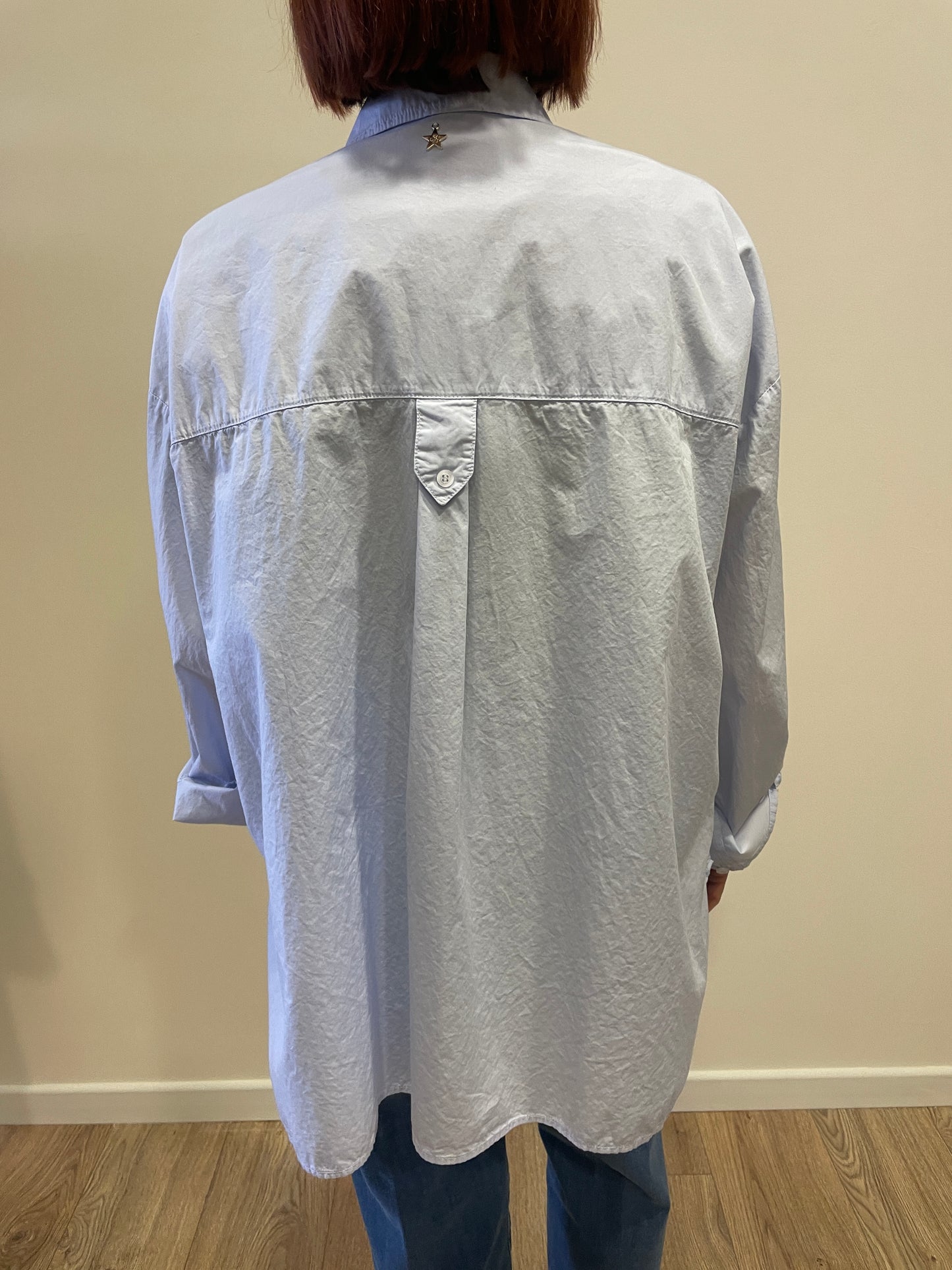SOUVENIR - Camicia in cotone azzurra over con tasca frontale